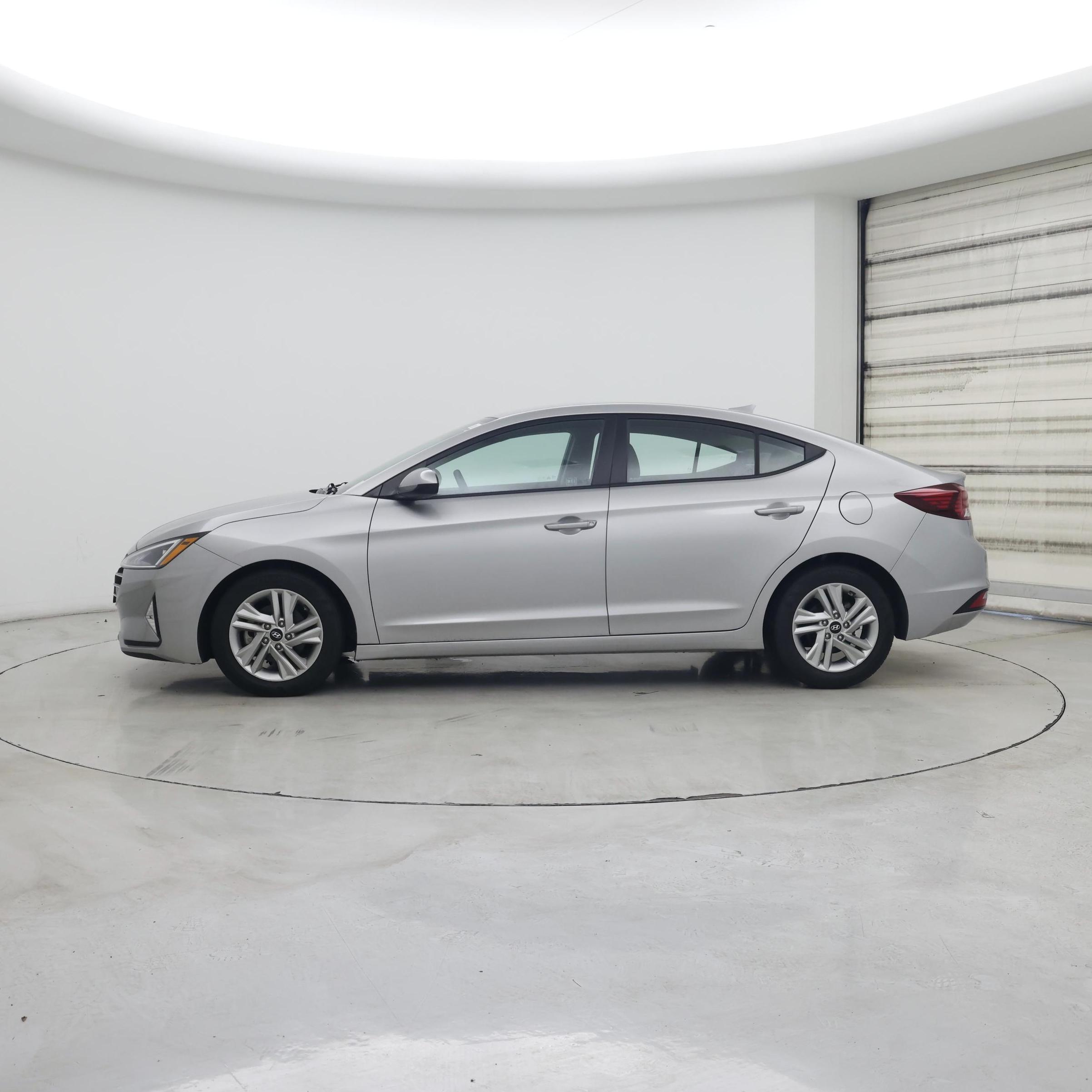 Thumbnail: 2020 Hyundai Elantra - 3