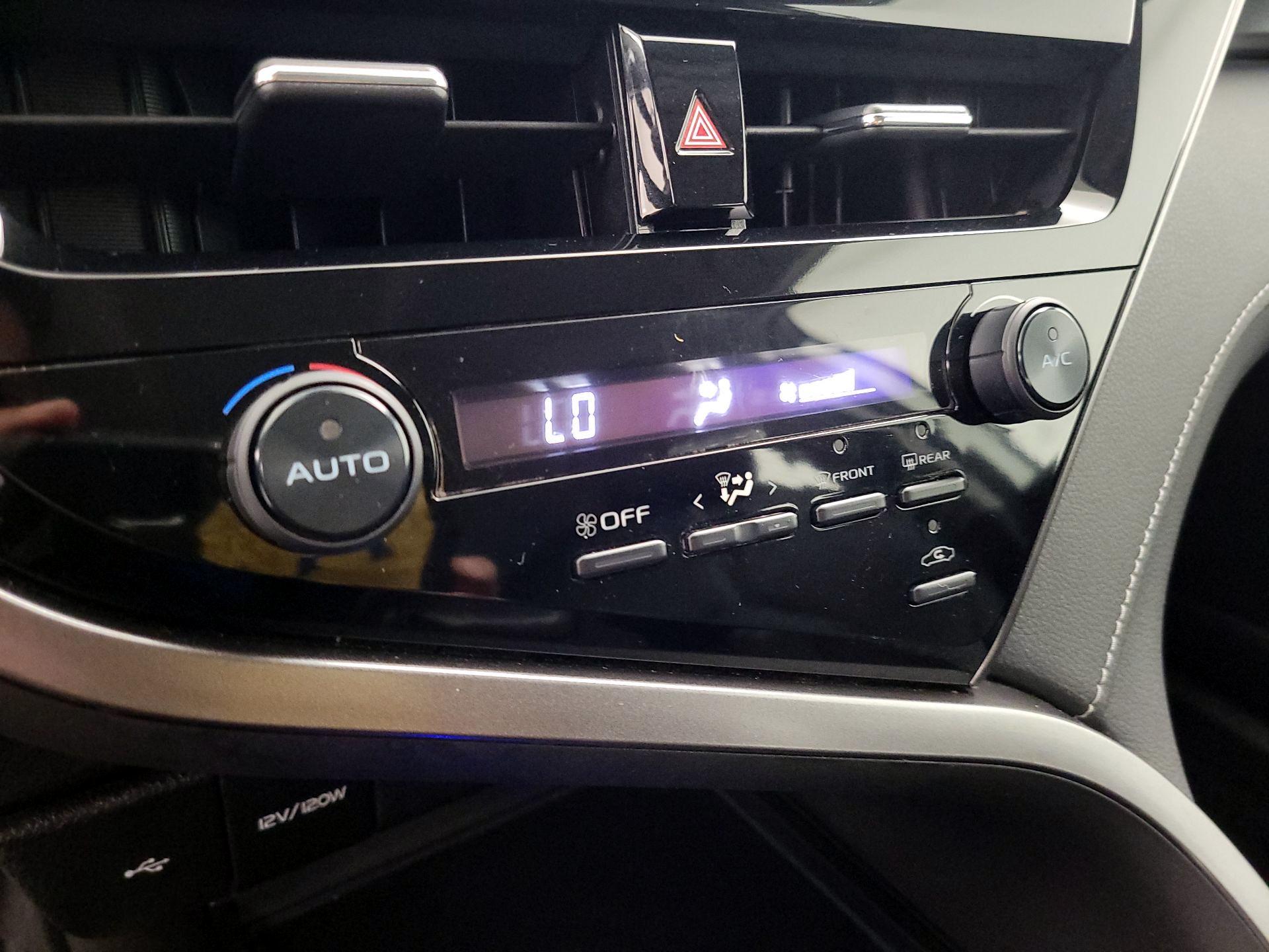 Thumbnail: 2021 Toyota Camry - 16