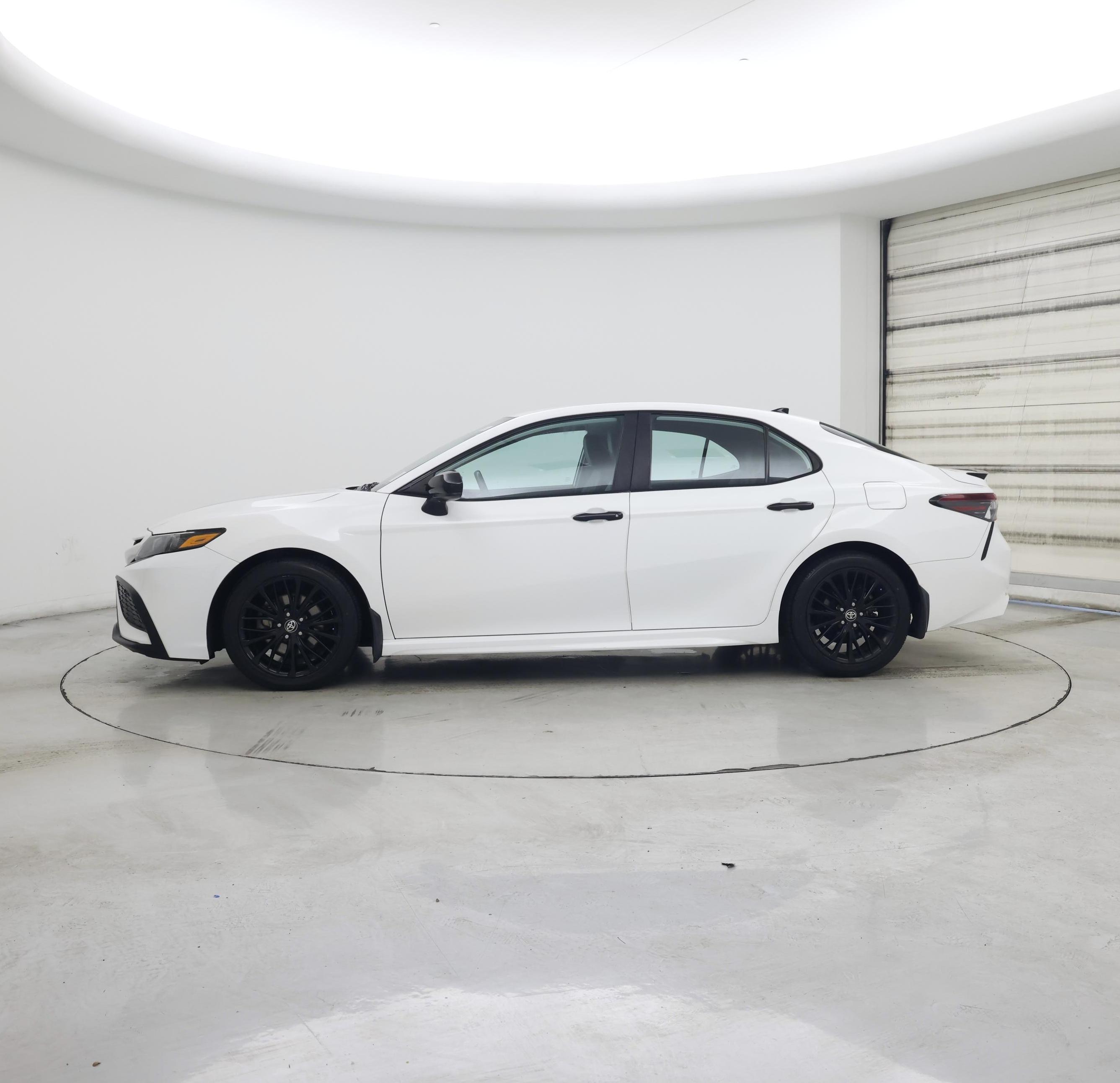 Thumbnail: 2021 Toyota Camry - 3