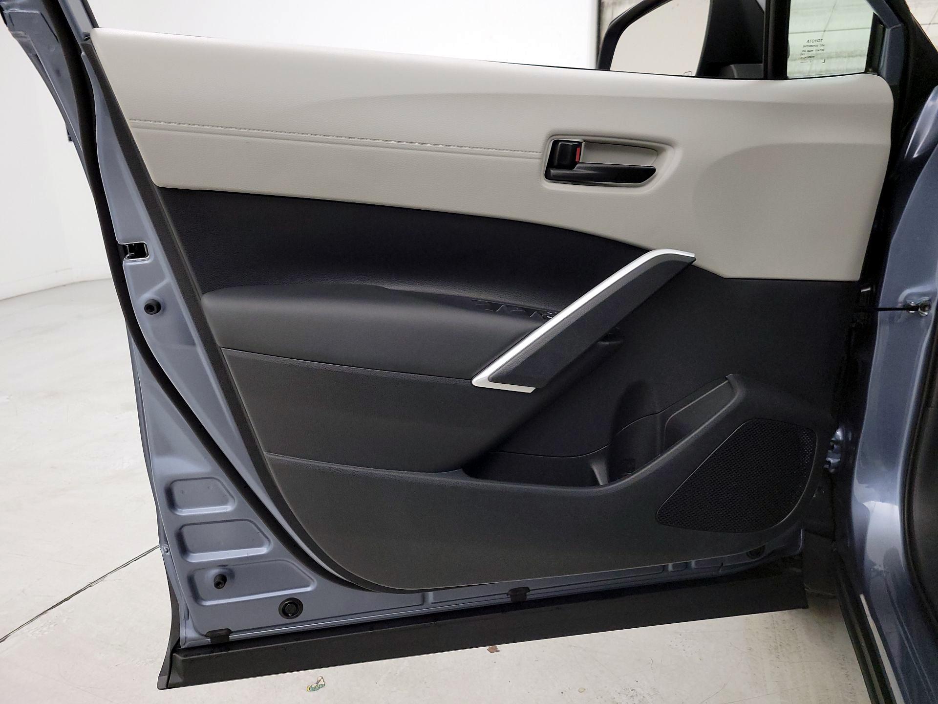 Thumbnail: 2025 Toyota Corolla Cross - 12