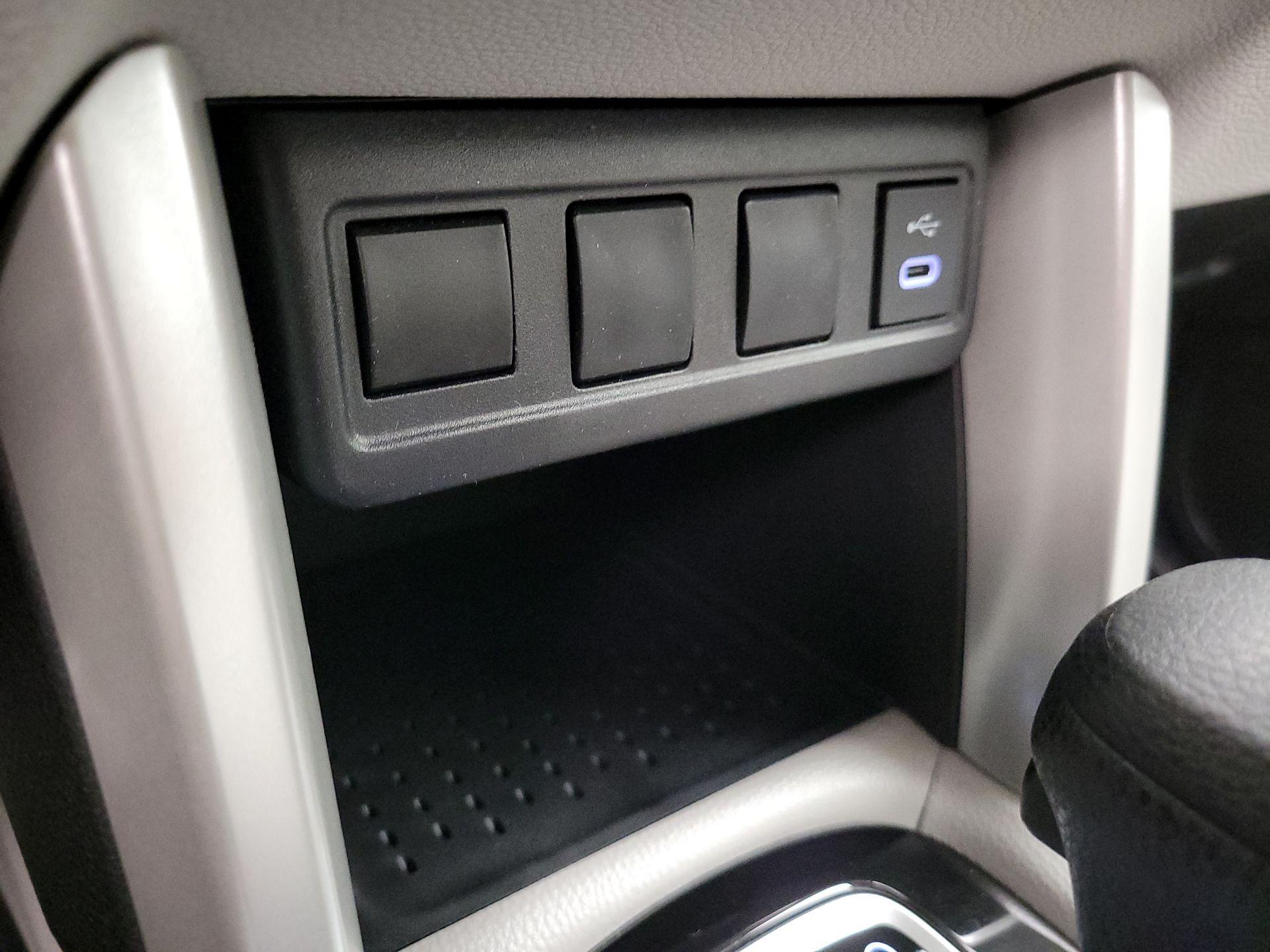 Thumbnail: 2025 Toyota Corolla Cross - 18