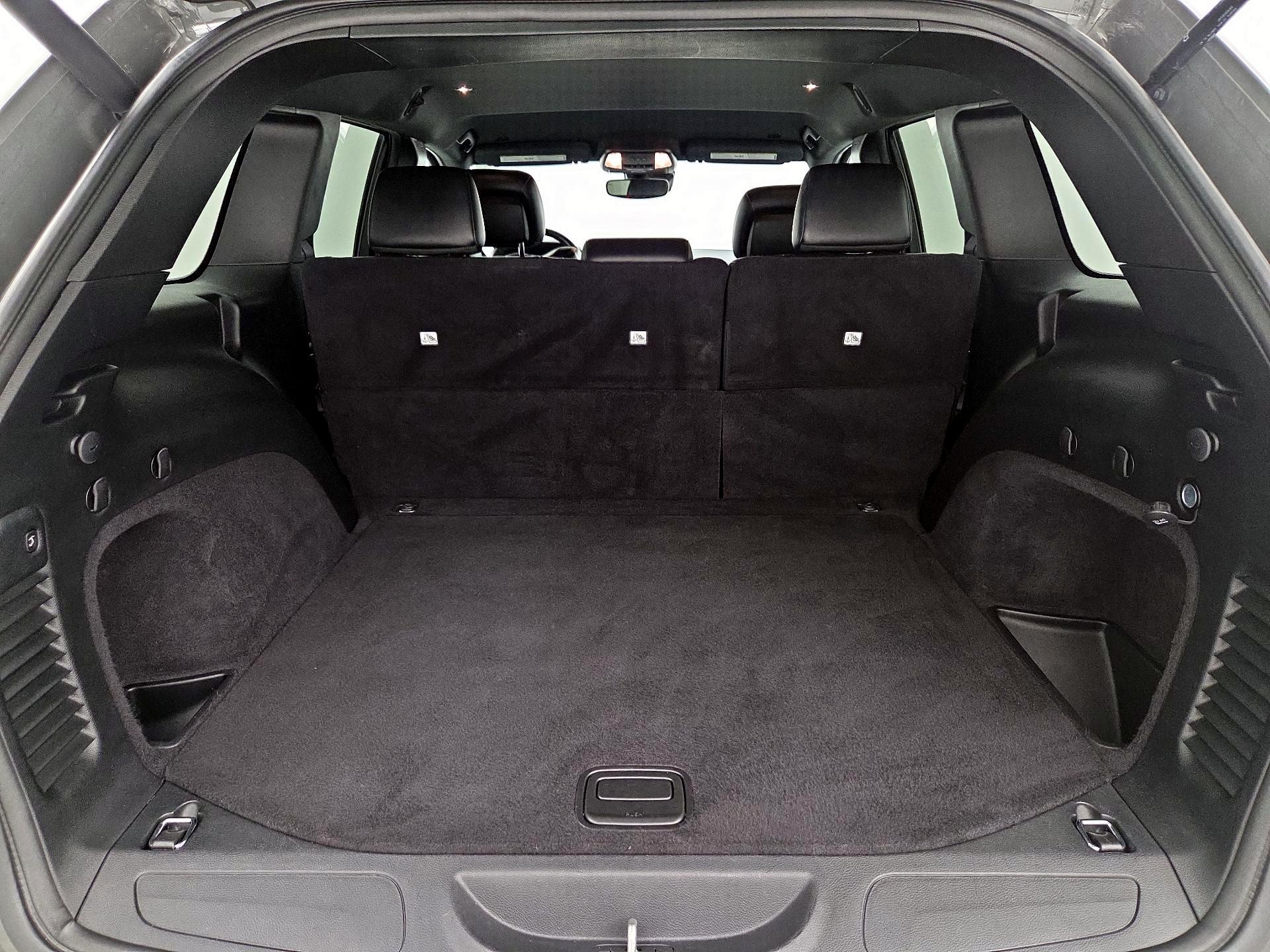 Thumbnail: 2020 Jeep Grand Cherokee - 19