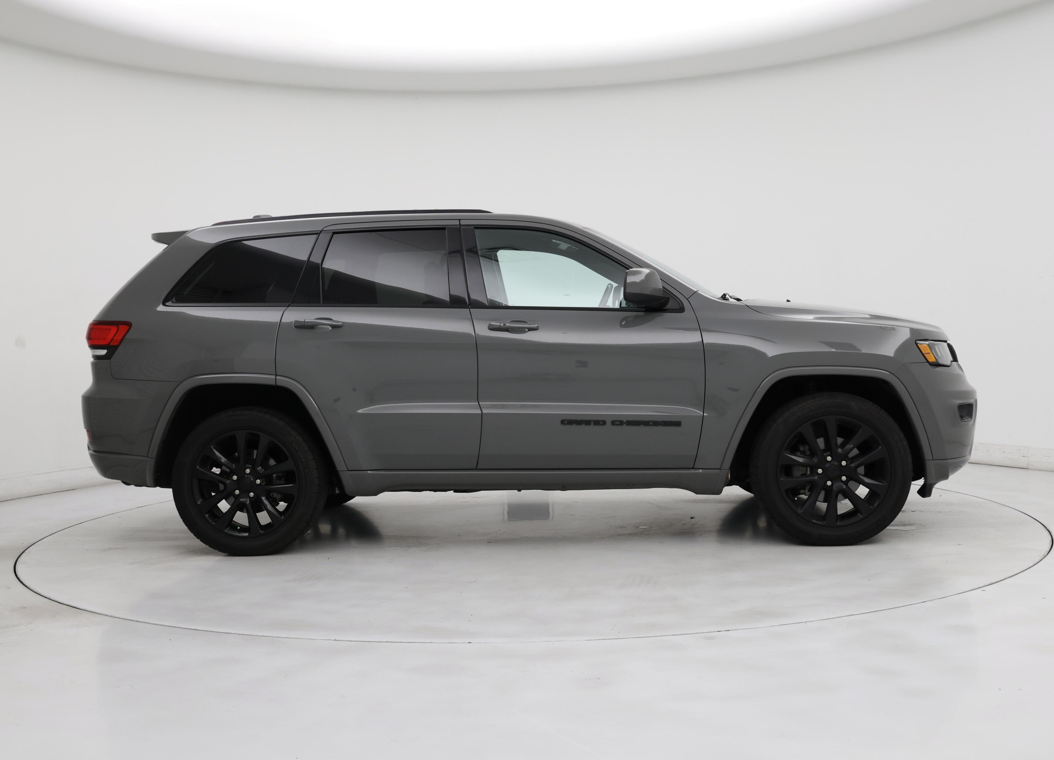 Thumbnail: 2020 Jeep Grand Cherokee - 7