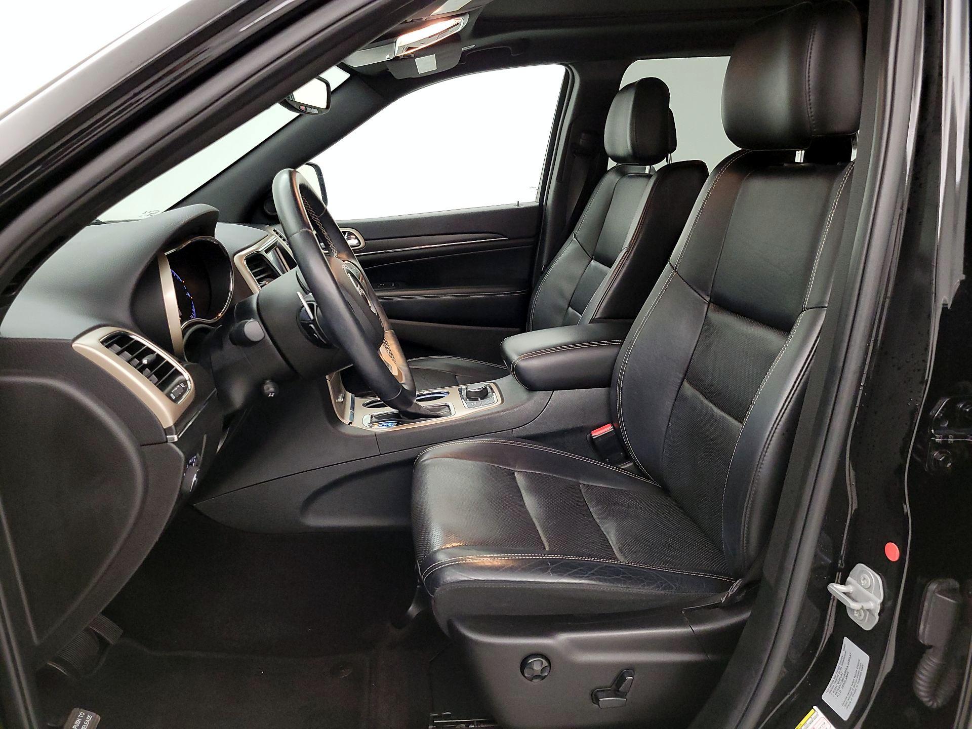 Thumbnail: 2017 Jeep Grand Cherokee - 11