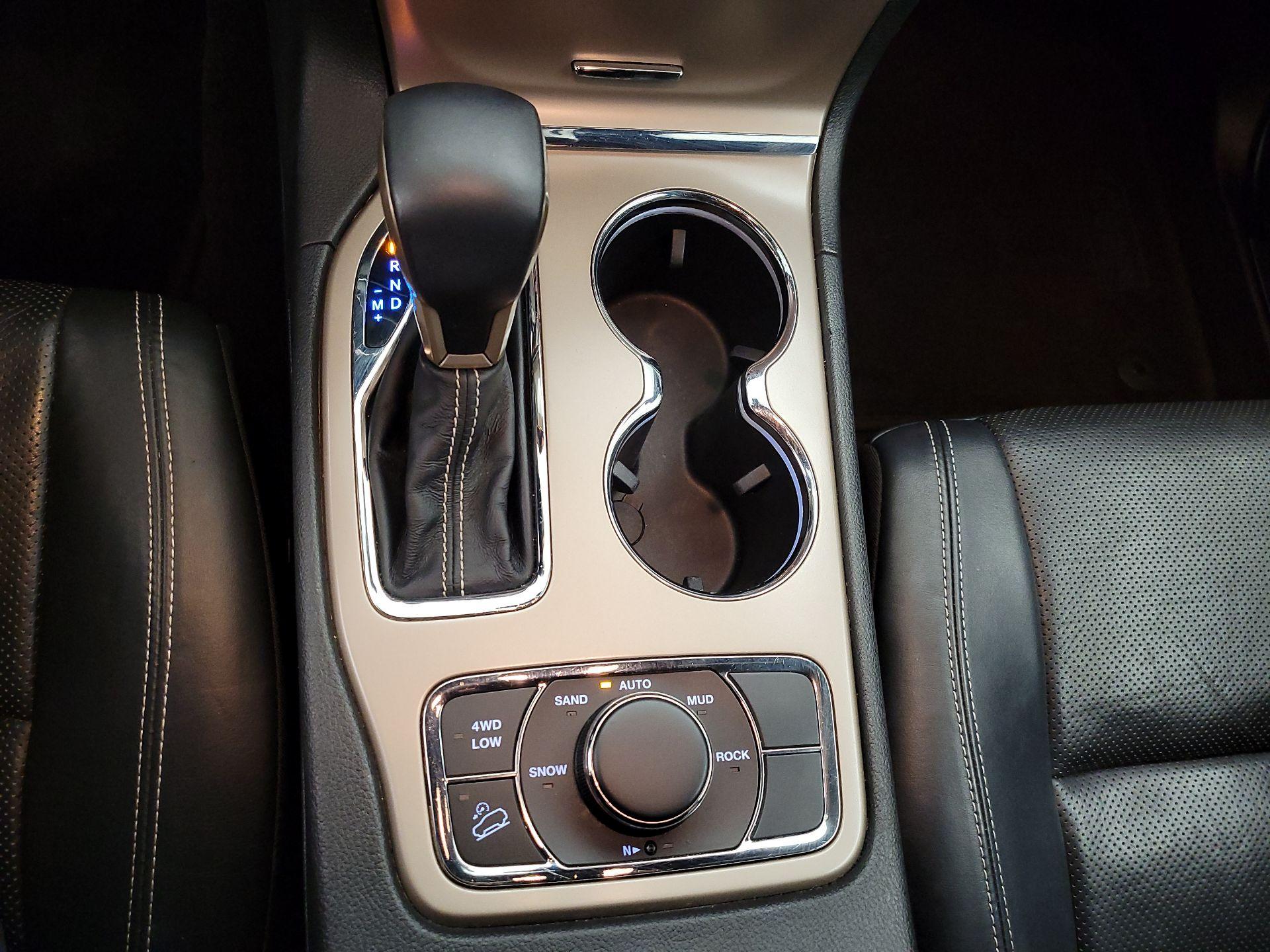 Thumbnail: 2017 Jeep Grand Cherokee - 17