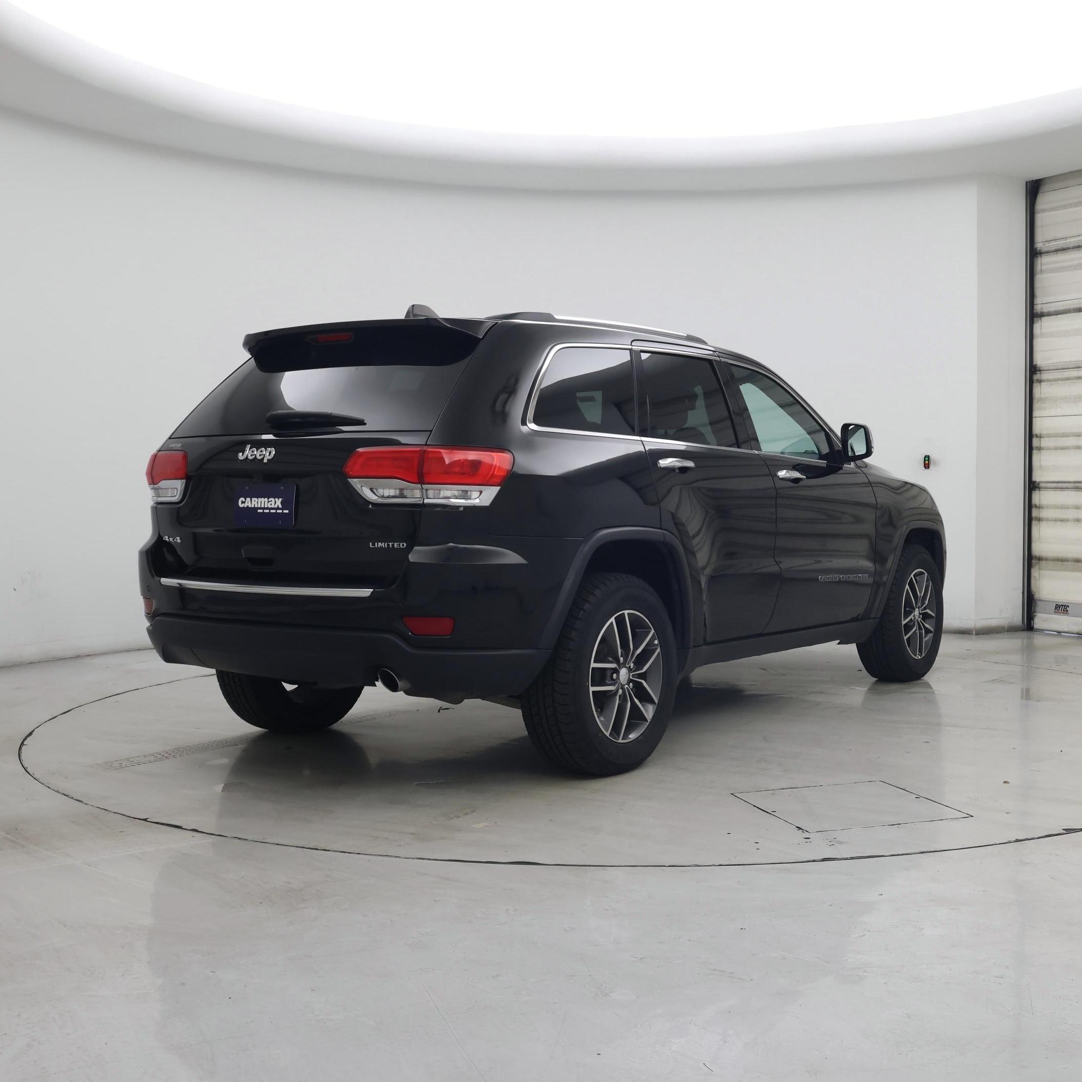 Thumbnail: 2017 Jeep Grand Cherokee - 8