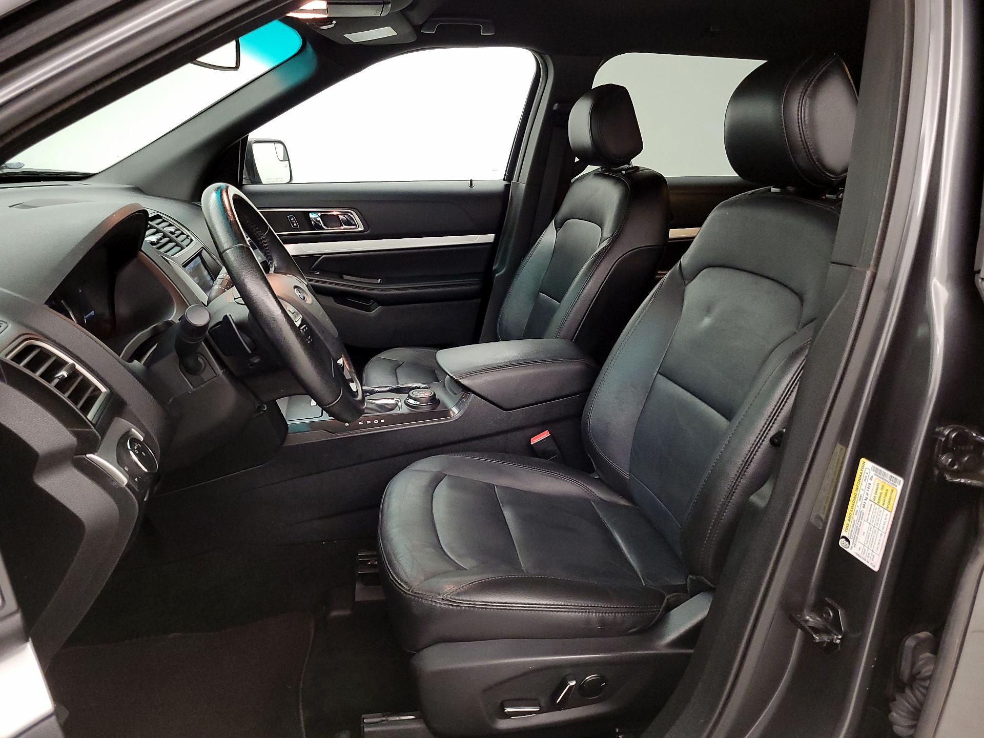 Thumbnail: 2016 Ford Explorer - 11