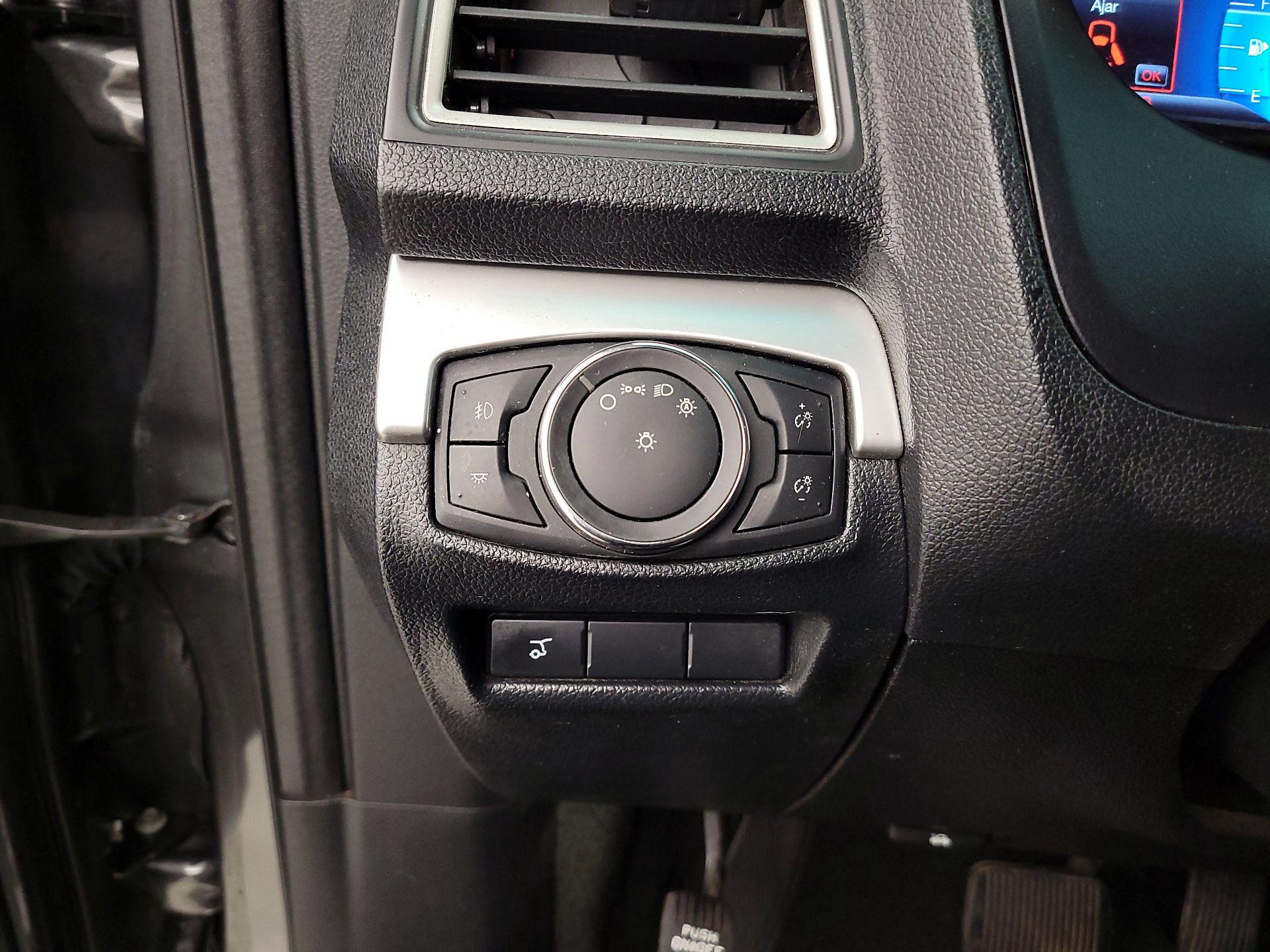 Thumbnail: 2016 Ford Explorer - 13