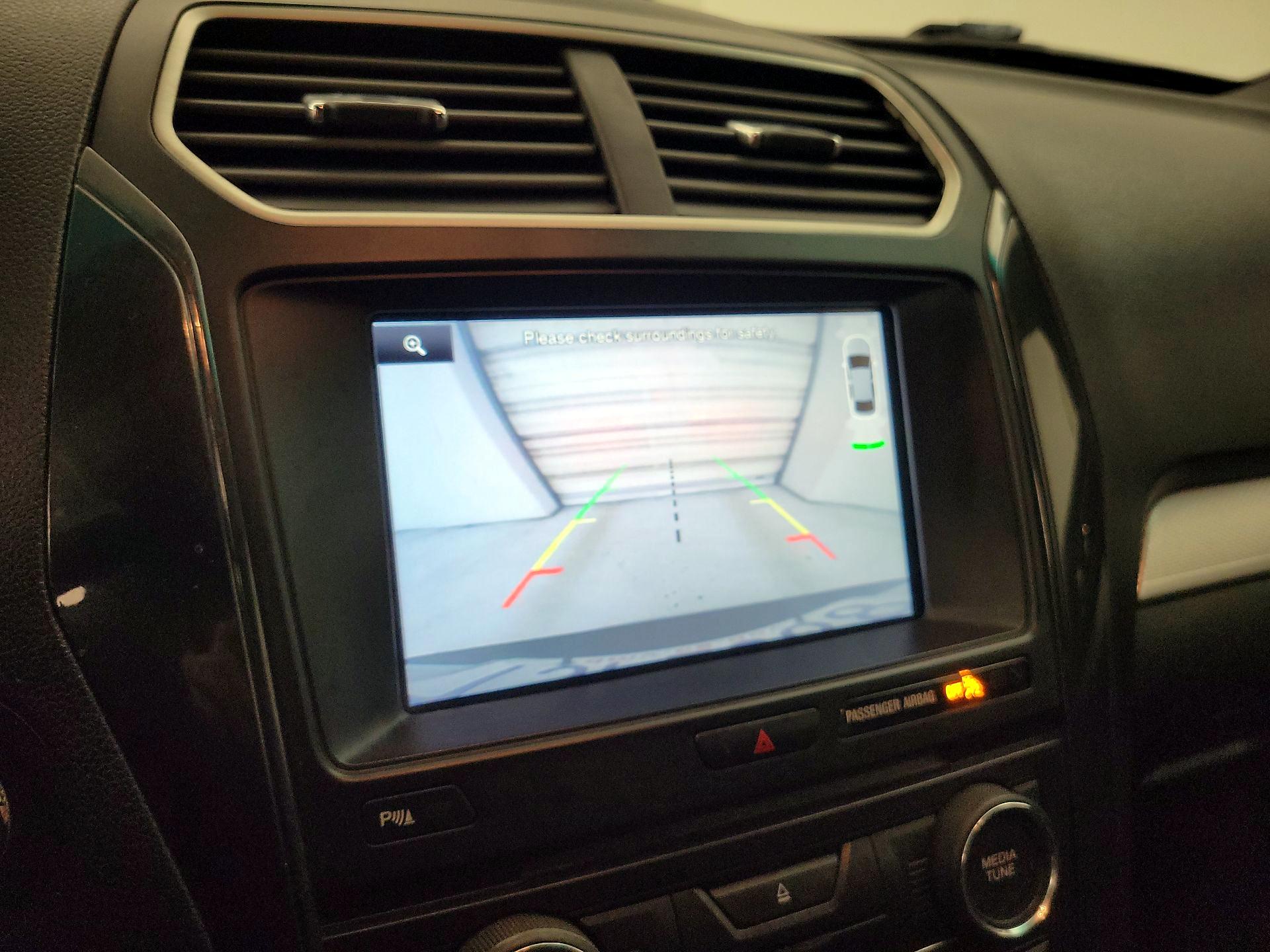 Thumbnail: 2016 Ford Explorer - 14