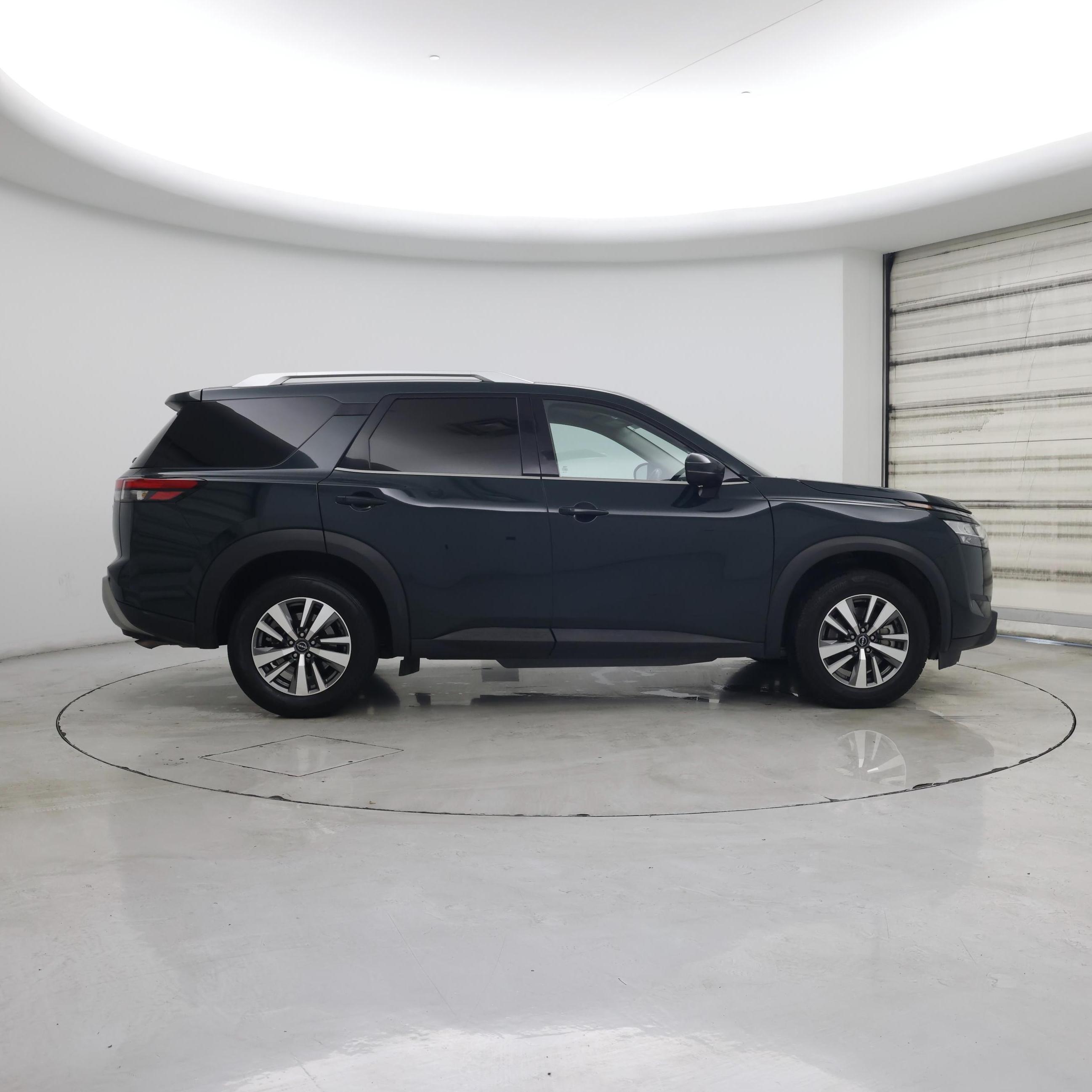 Thumbnail: 2023 Nissan Pathfinder - 7