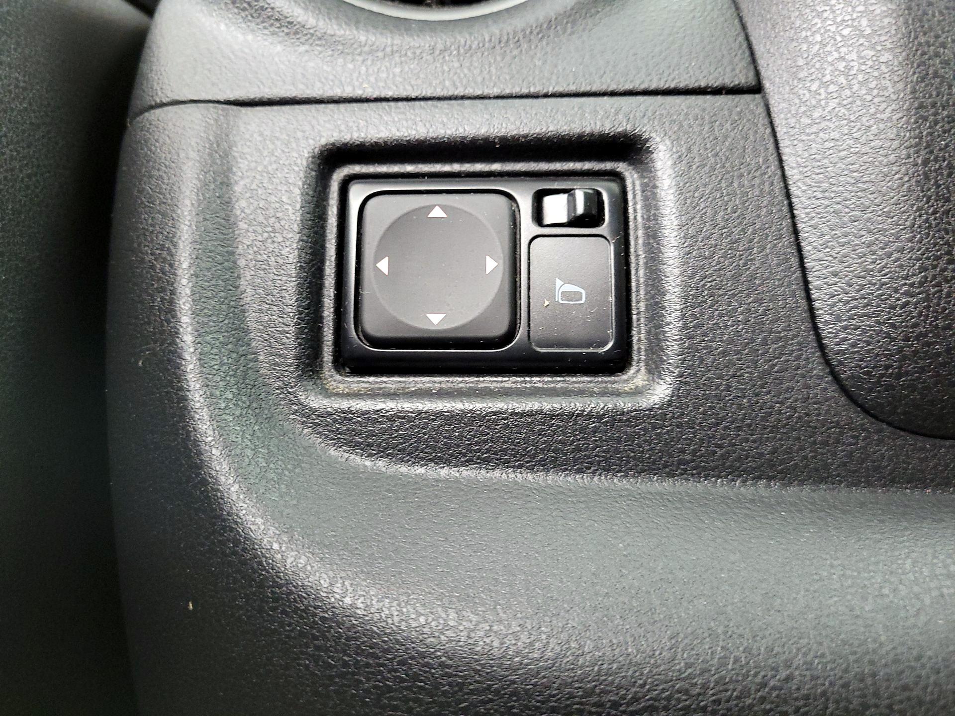 Thumbnail: 2015 Nissan Versa - 13