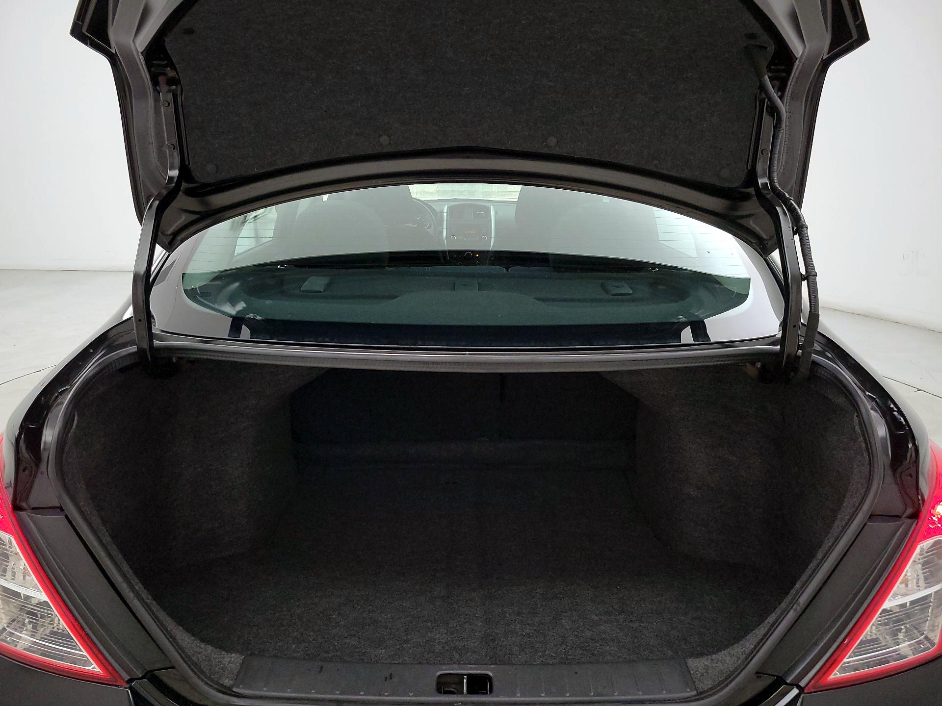 Thumbnail: 2015 Nissan Versa - 19