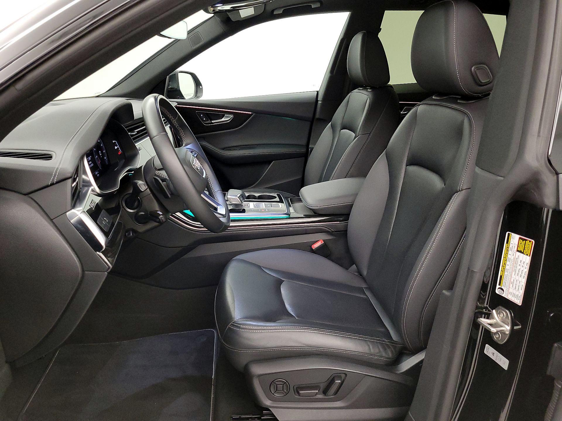 Thumbnail: 2023 Audi Q8 - 11