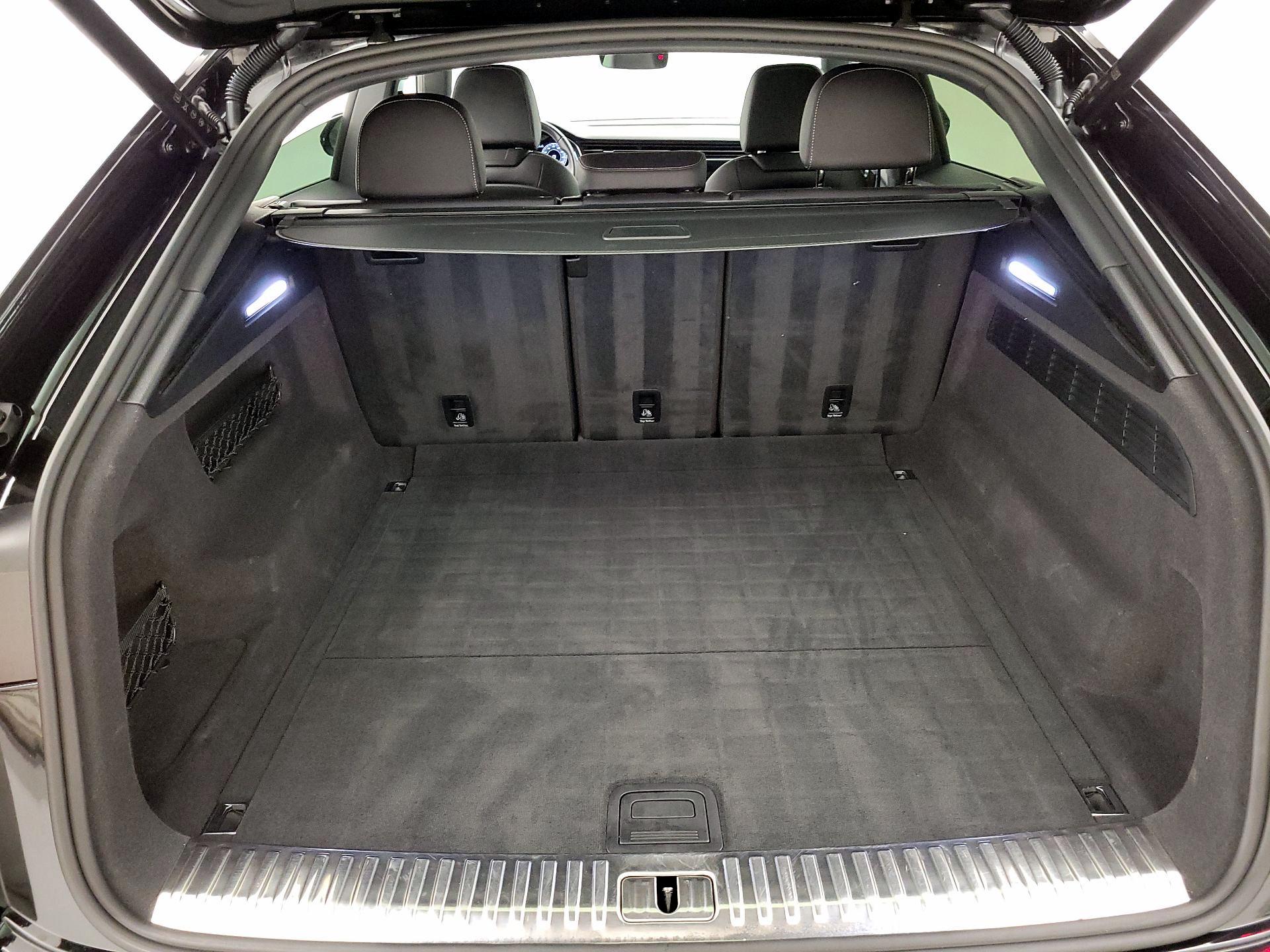 Thumbnail: 2023 Audi Q8 - 19