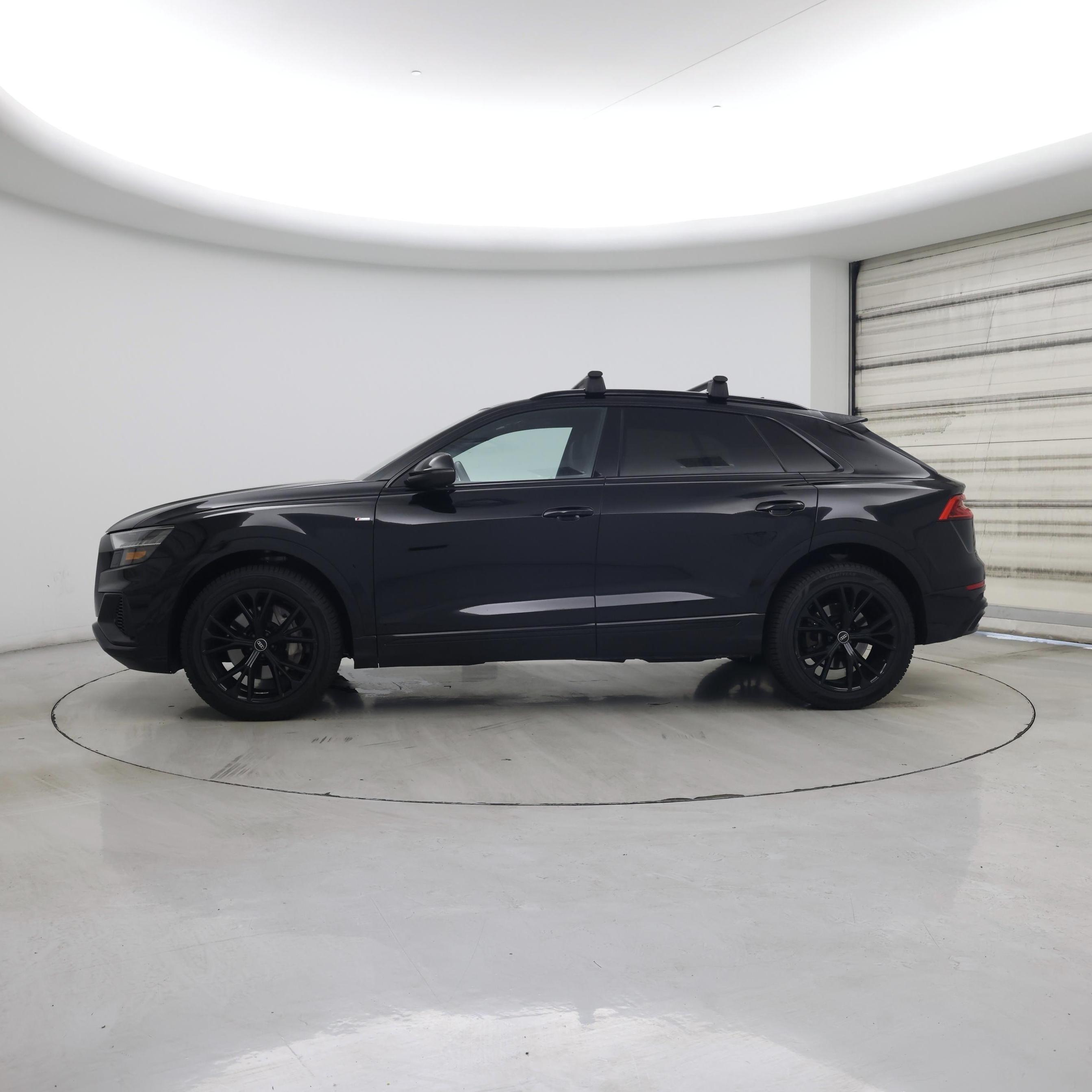 Thumbnail: 2023 Audi Q8 - 3