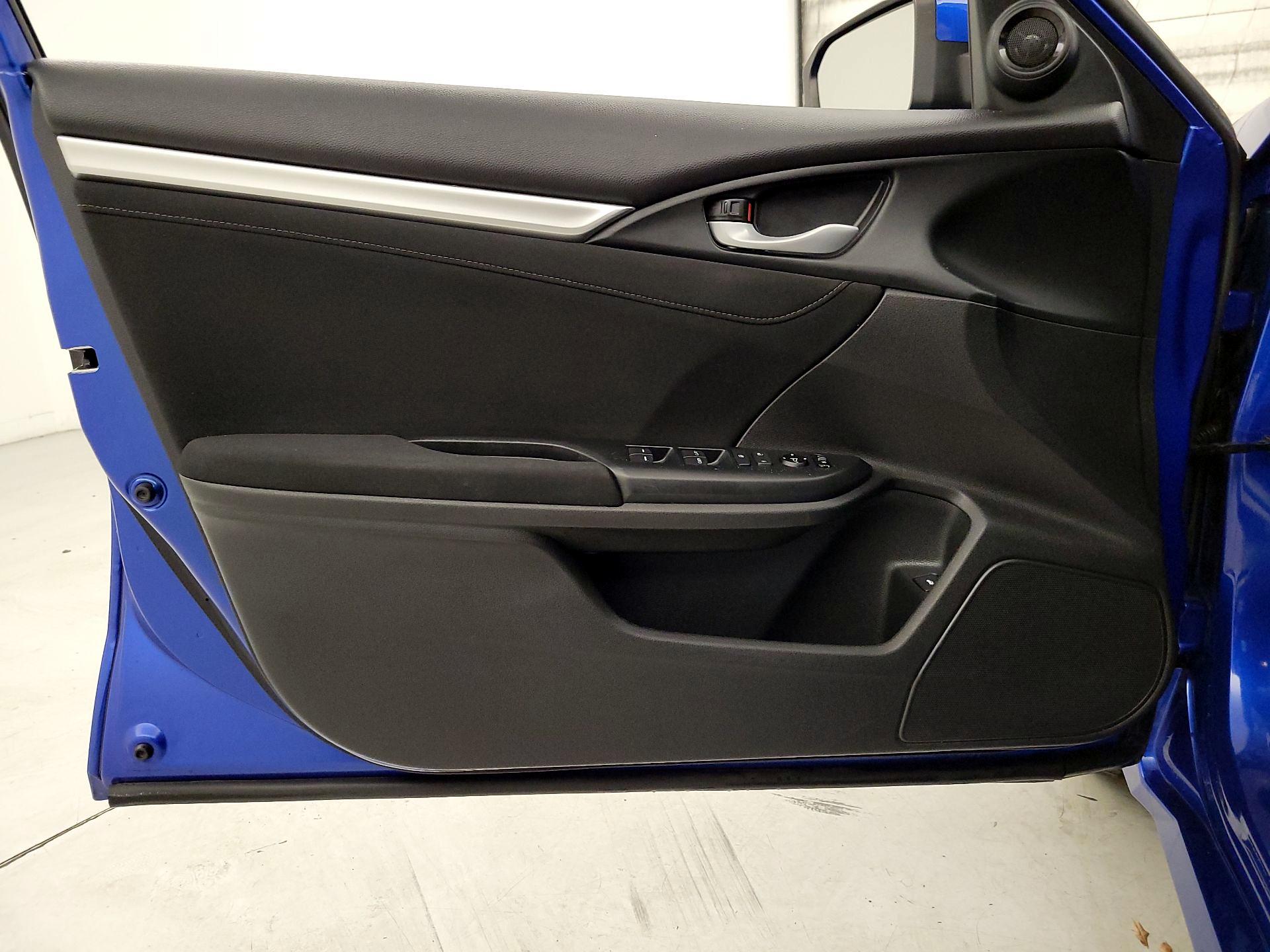 Thumbnail: 2017 Honda Civic - 12