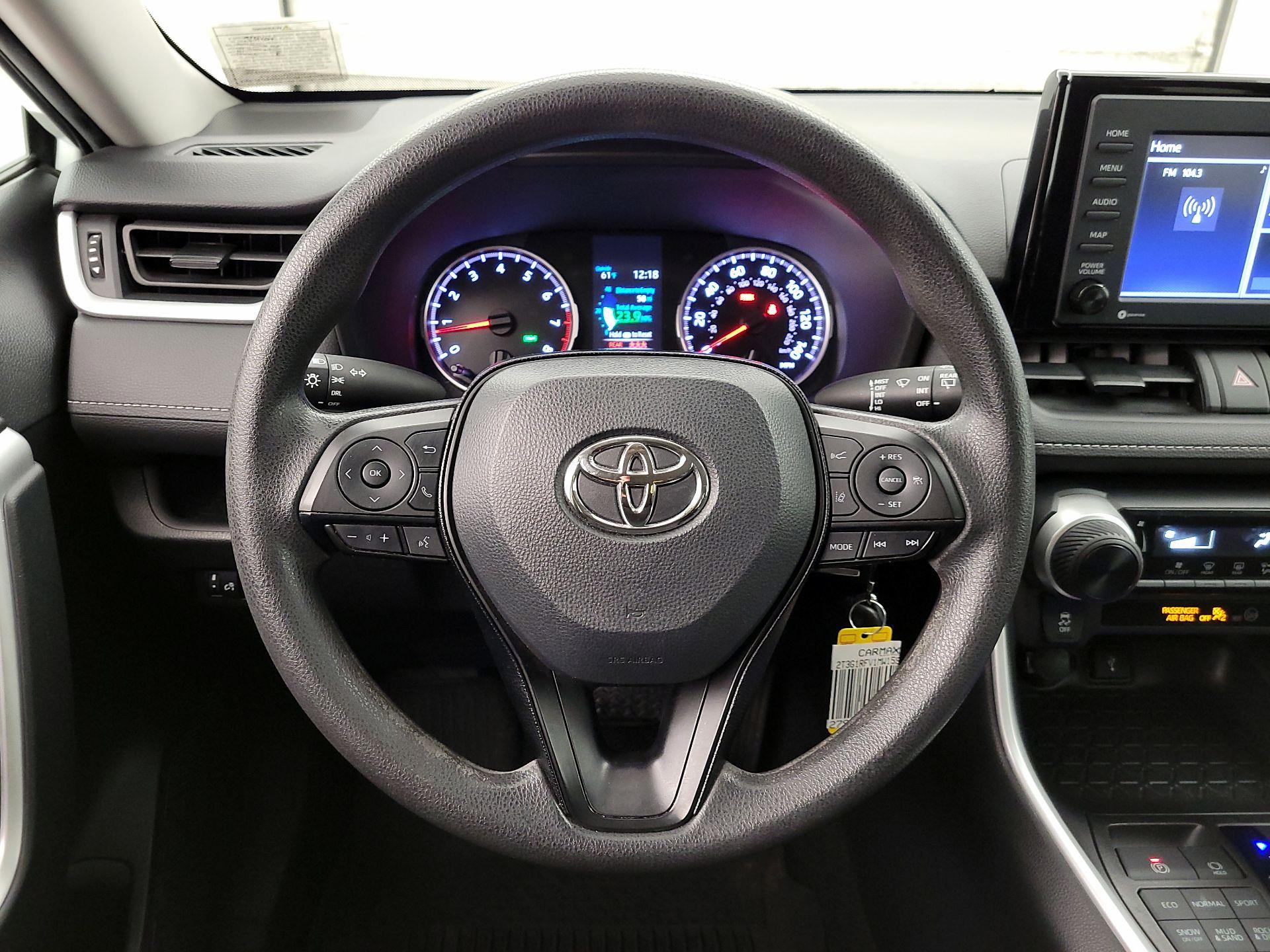 Thumbnail: 2021 Toyota RAV4 - 10