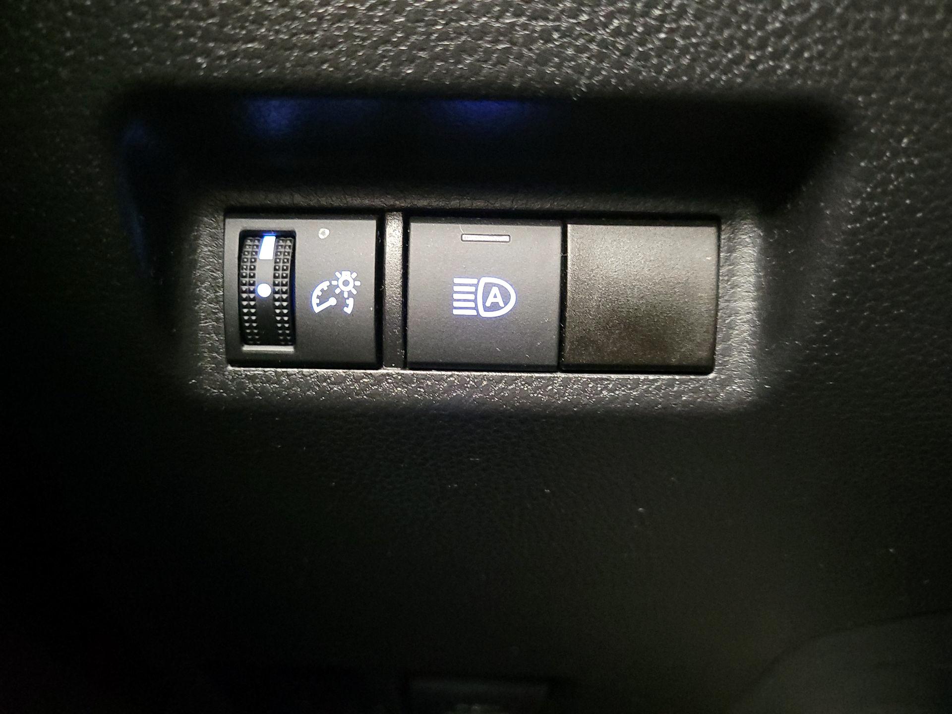 Thumbnail: 2021 Toyota RAV4 - 13