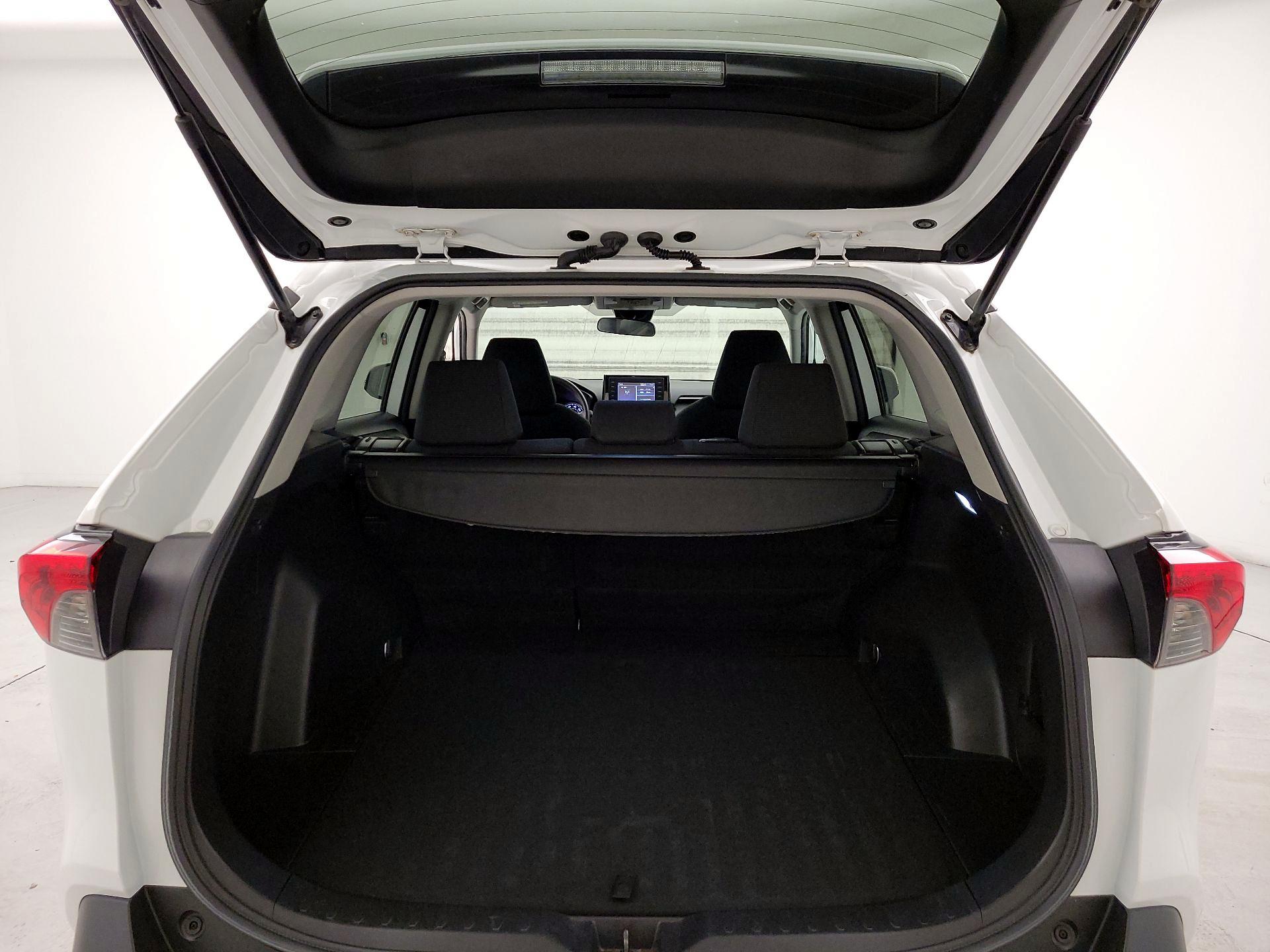 Thumbnail: 2021 Toyota RAV4 - 20