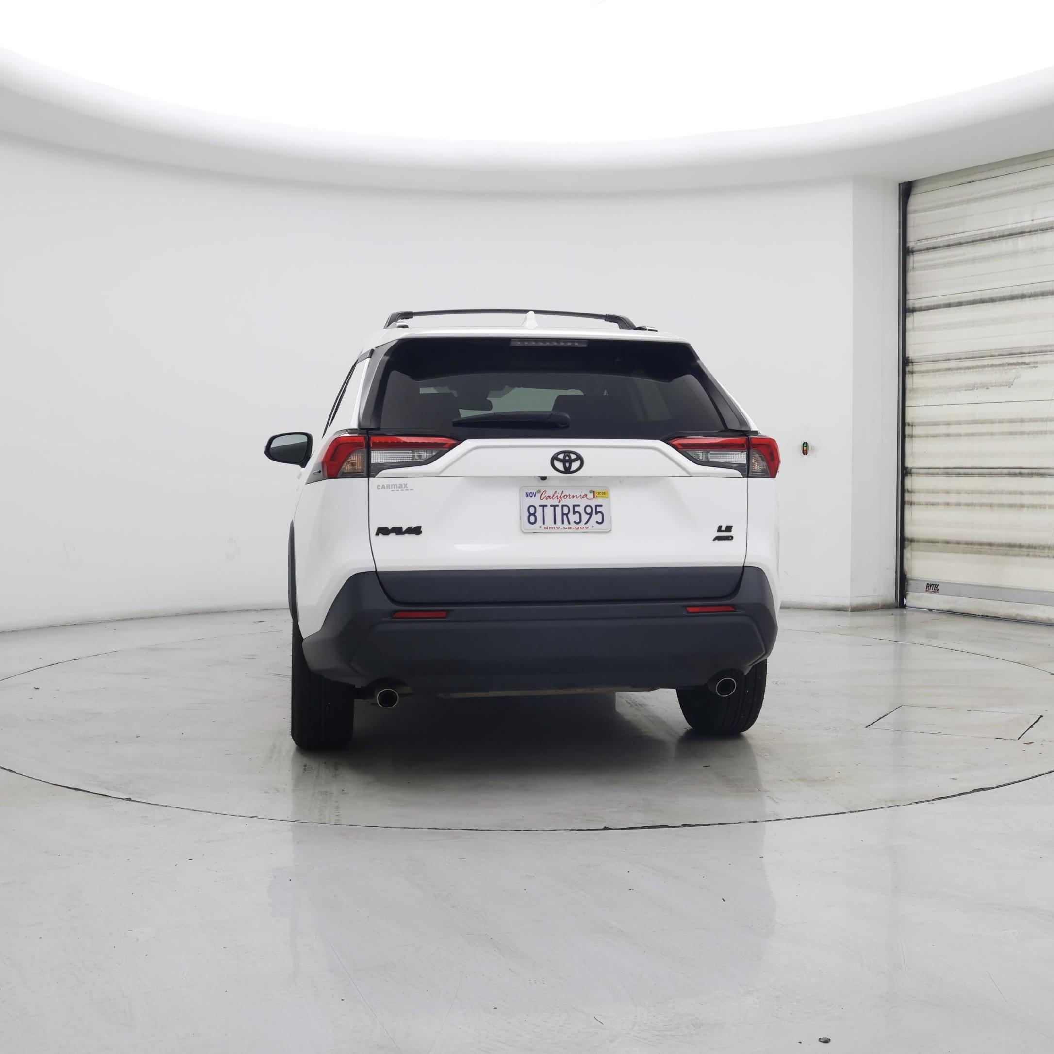 Thumbnail: 2021 Toyota RAV4 - 6