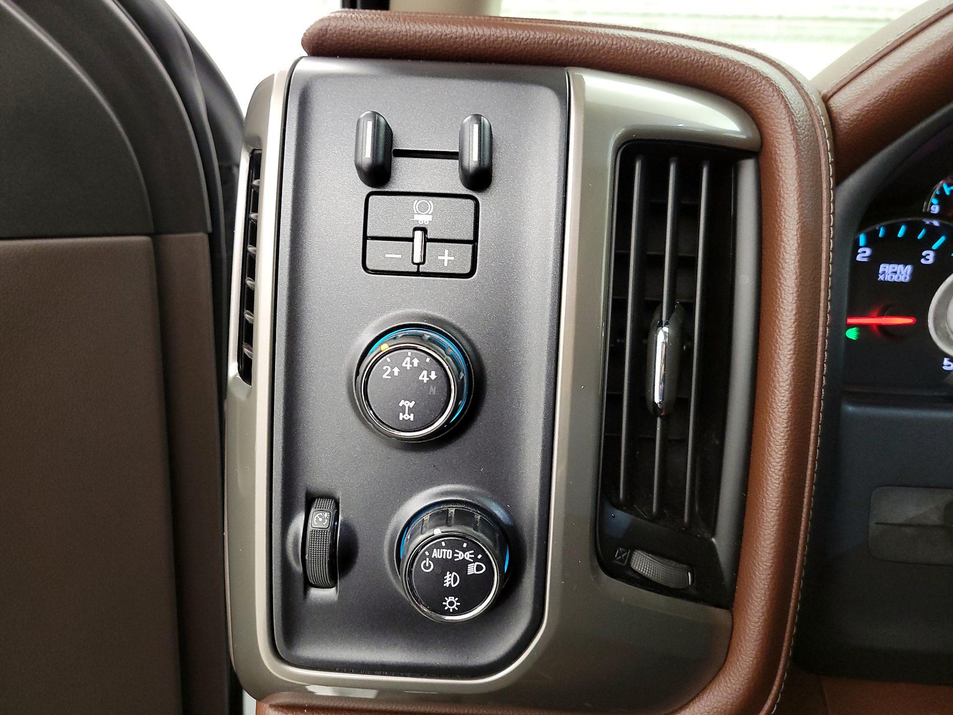 Thumbnail: 2016 Chevrolet Silverado 2500 - 13