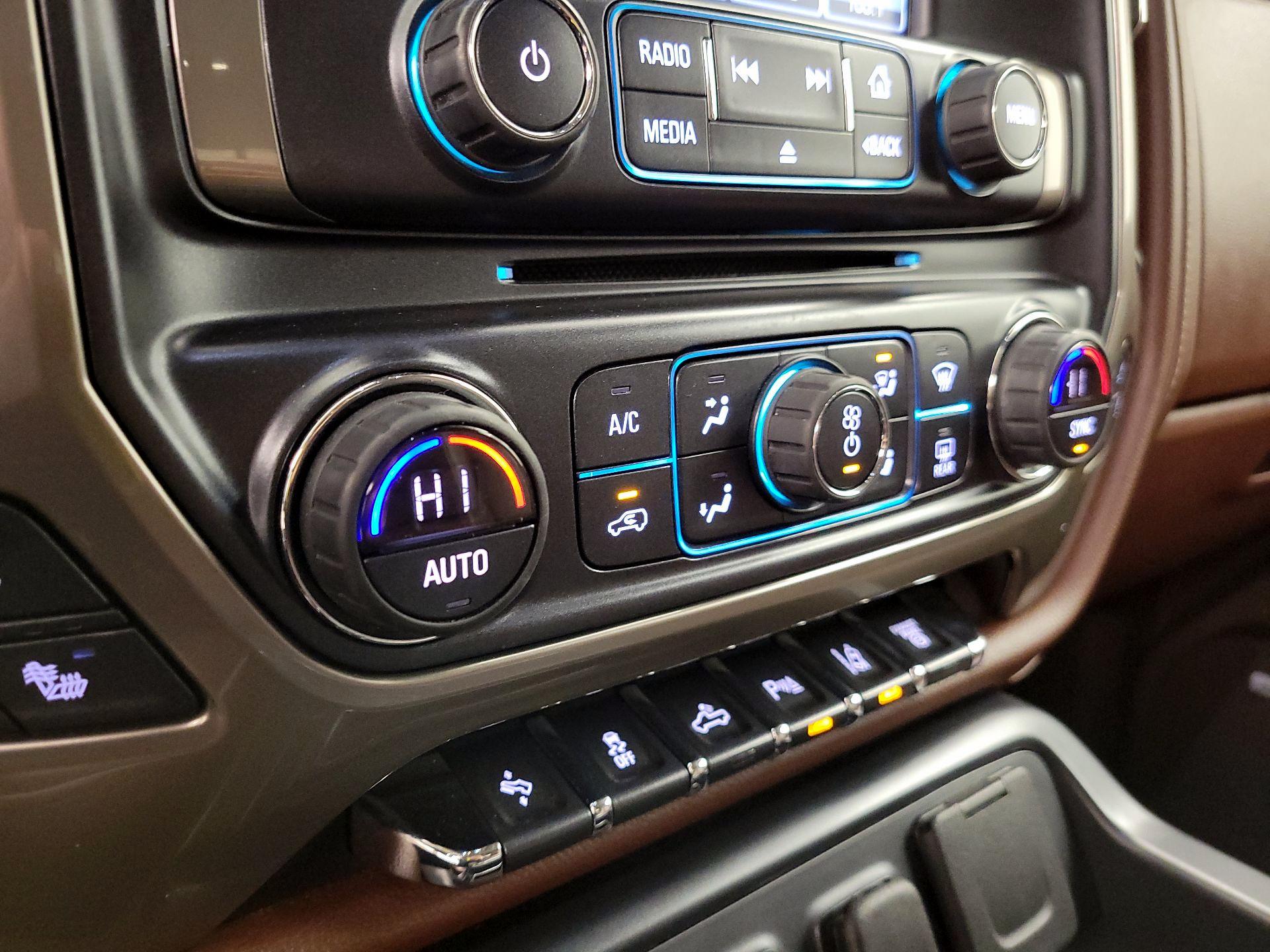 Thumbnail: 2016 Chevrolet Silverado 2500 - 16