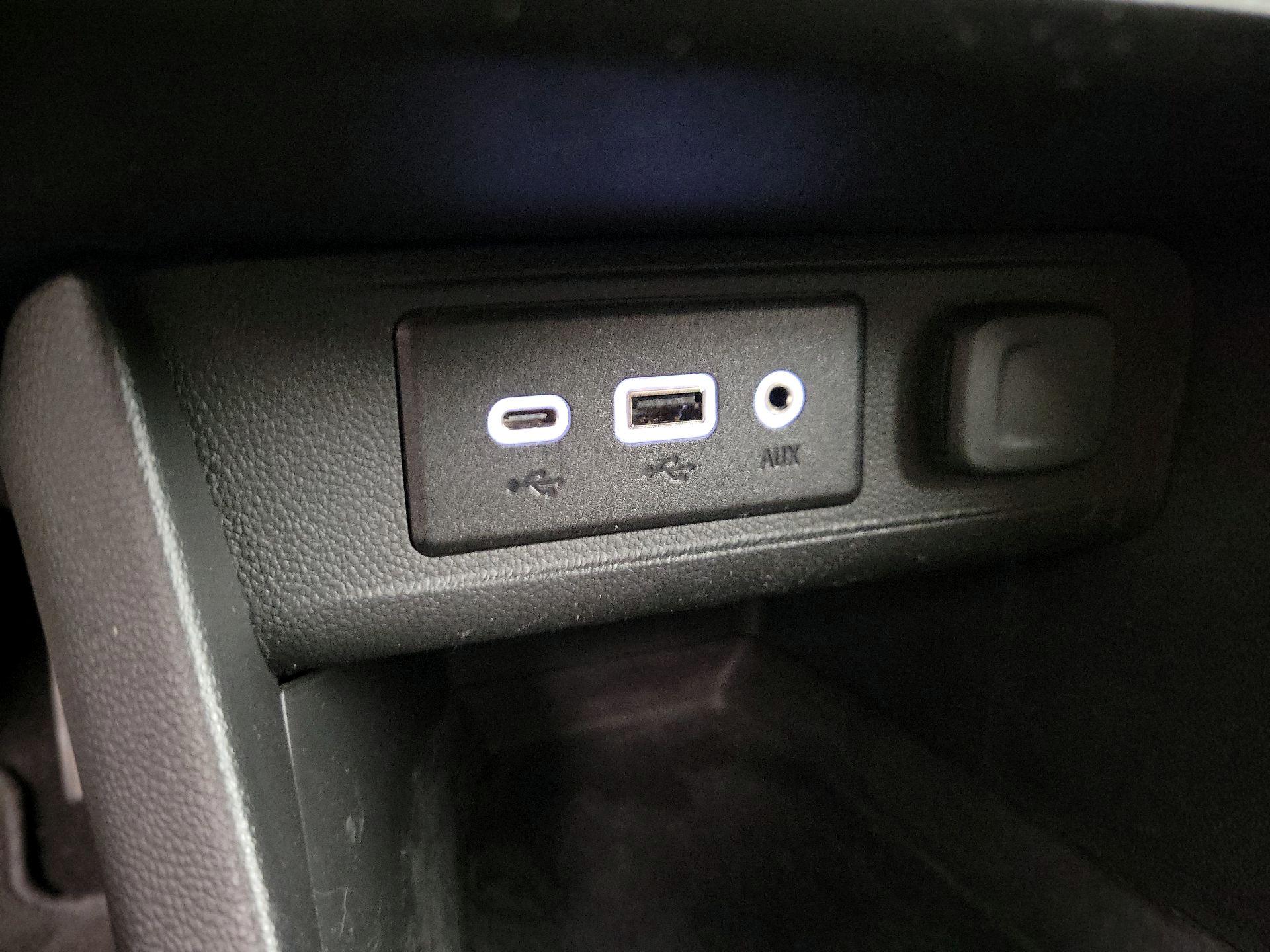 Thumbnail: 2023 Buick Encore GX - 18