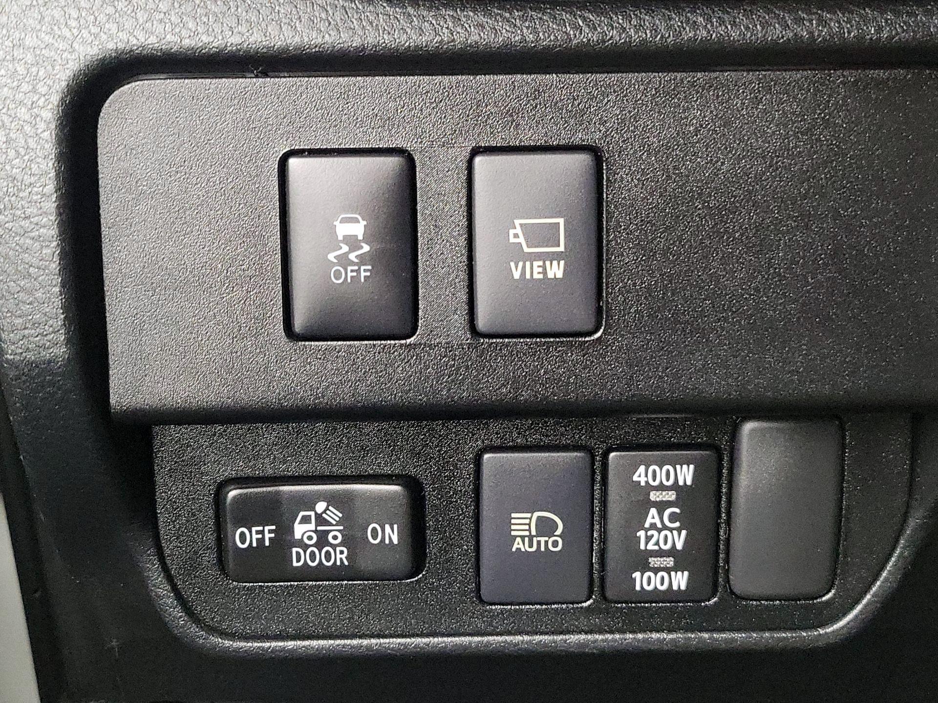 Thumbnail: 2022 Toyota Tacoma - 13