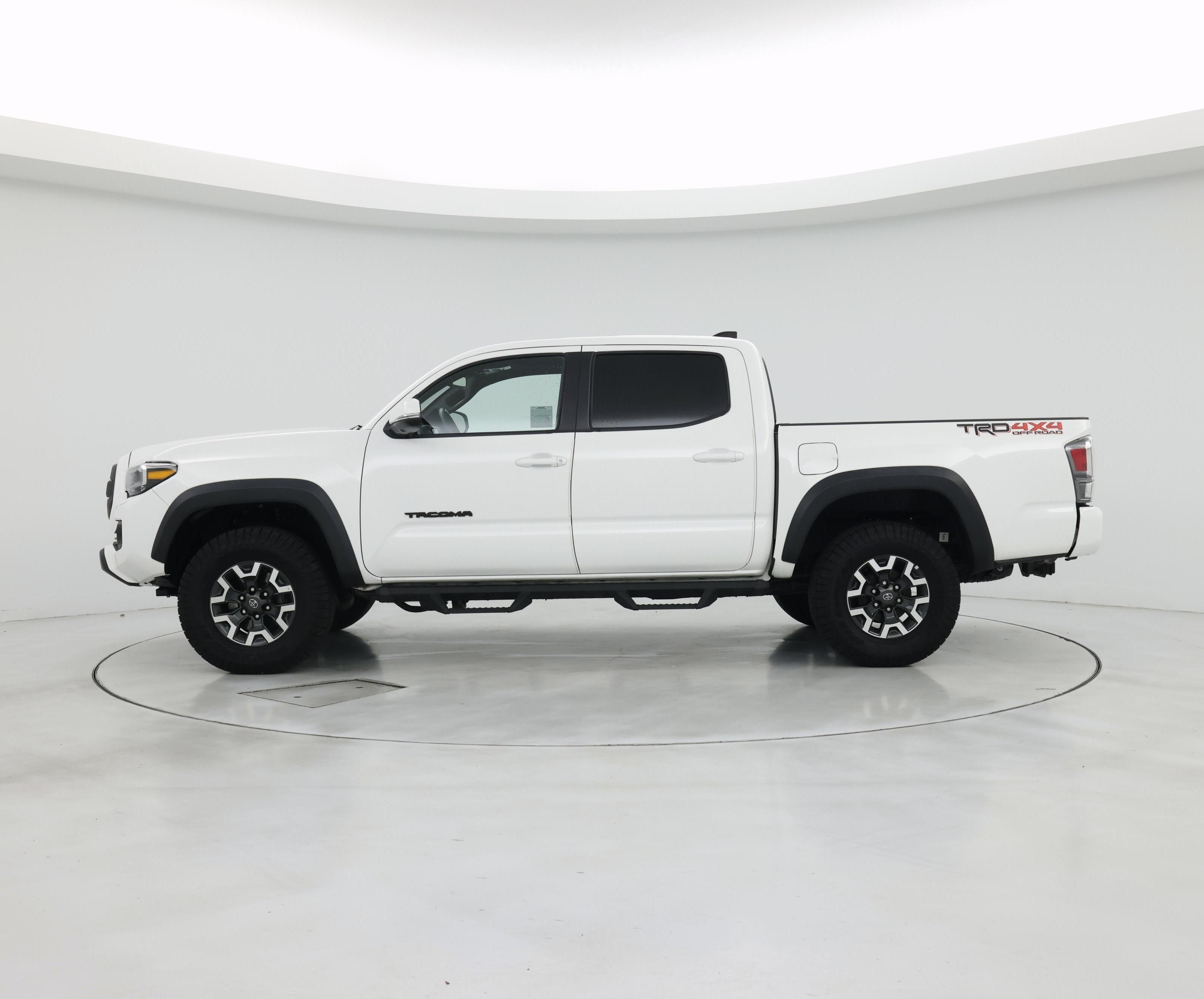 Thumbnail: 2022 Toyota Tacoma - 3