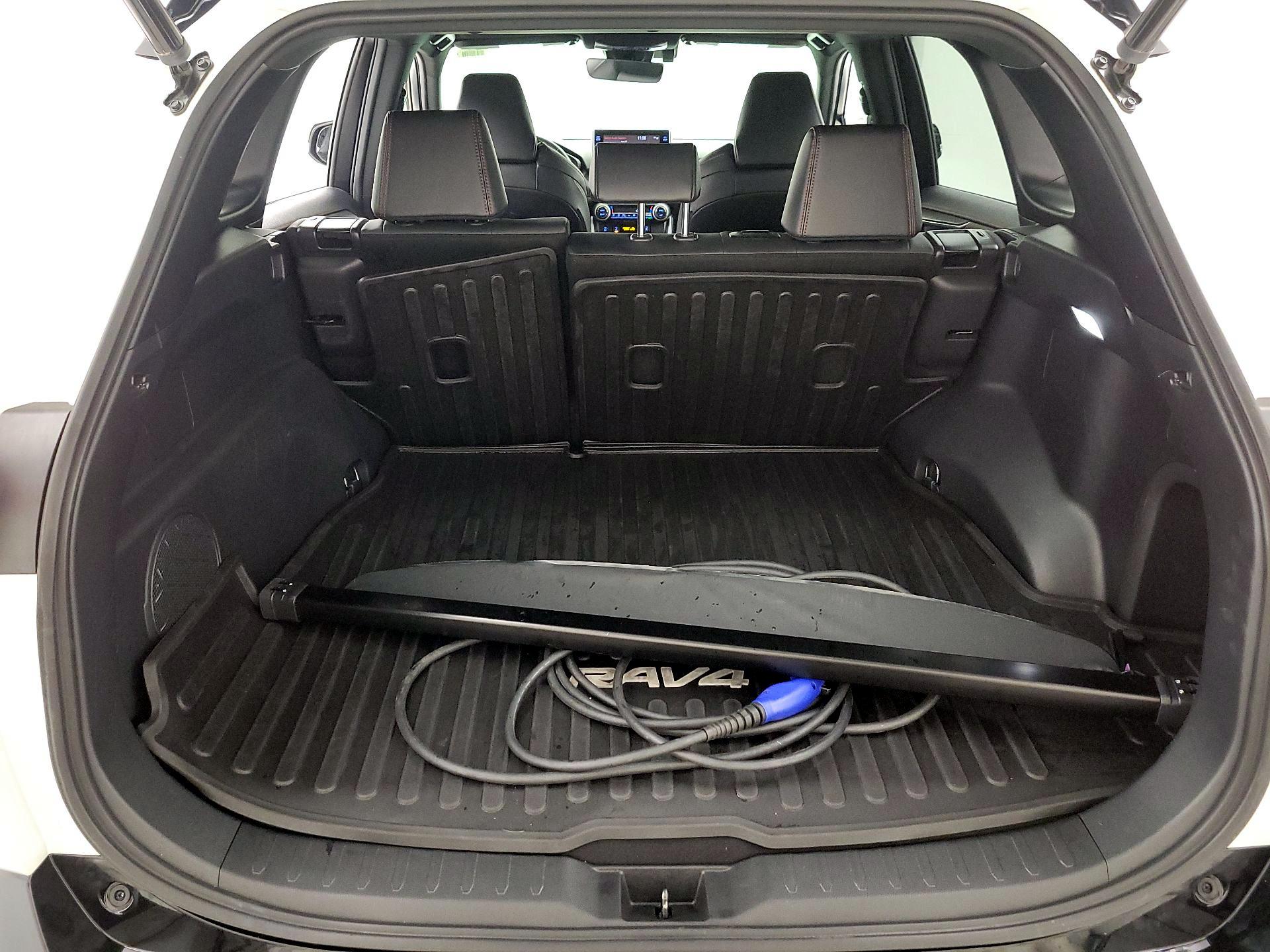 Thumbnail: 2022 Toyota RAV4 - 19