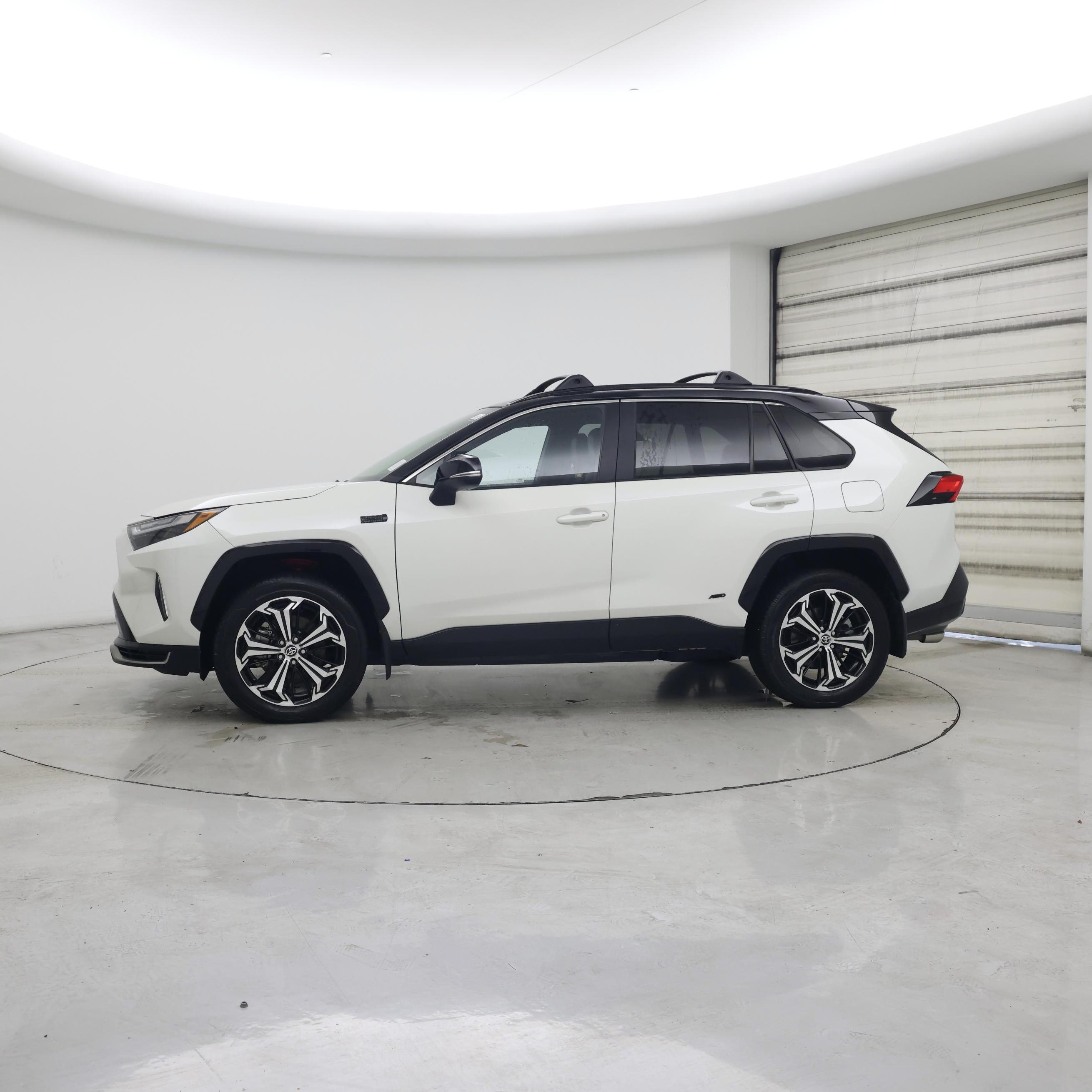 Thumbnail: 2022 Toyota RAV4 - 3