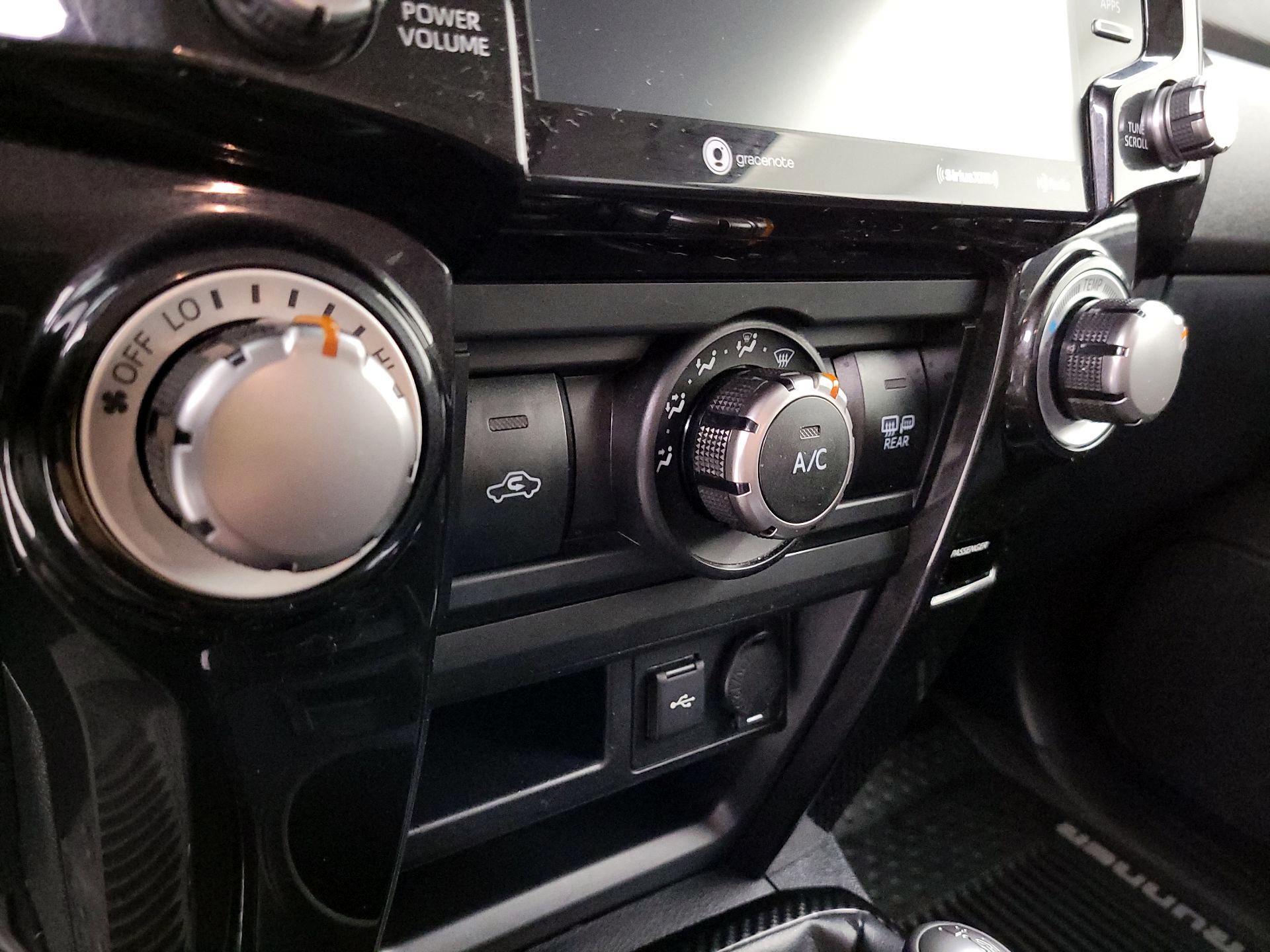 Thumbnail: 2020 Toyota 4Runner - 17