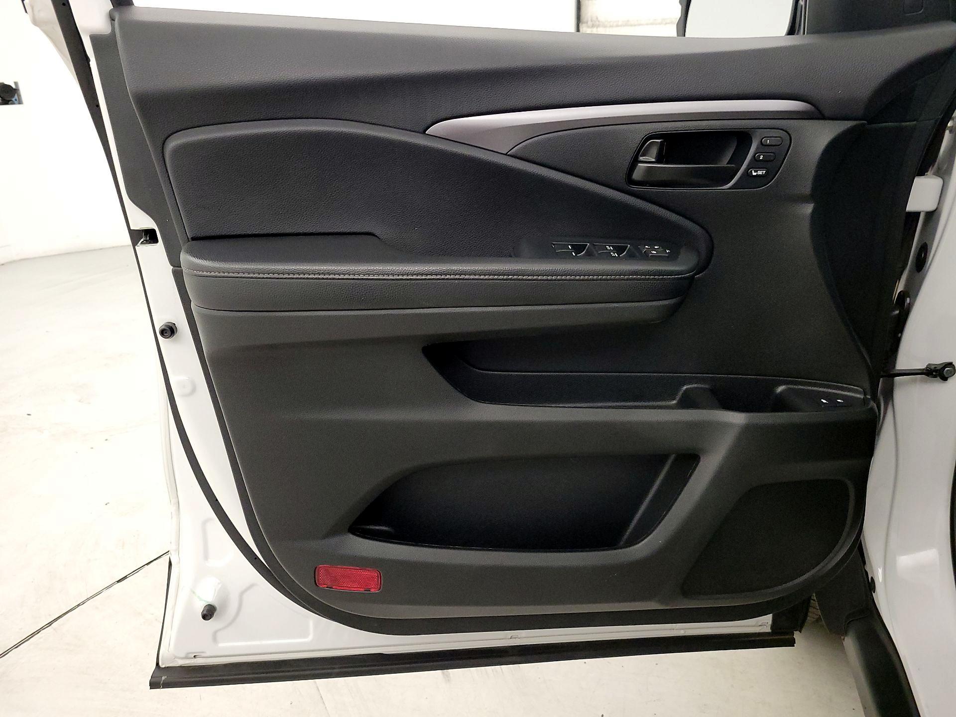 Thumbnail: 2023 Honda Passport - 12