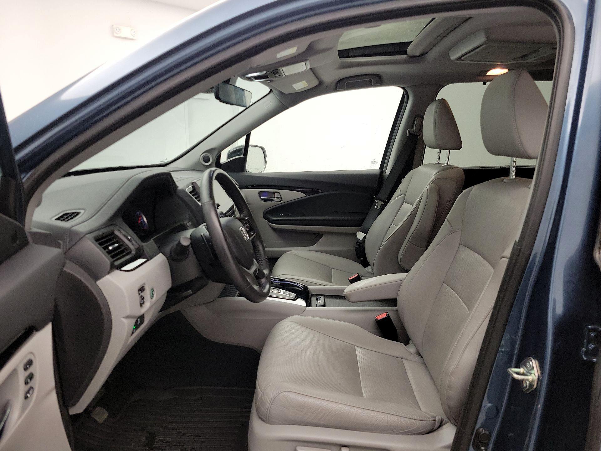 Thumbnail: 2020 Honda Pilot - 11