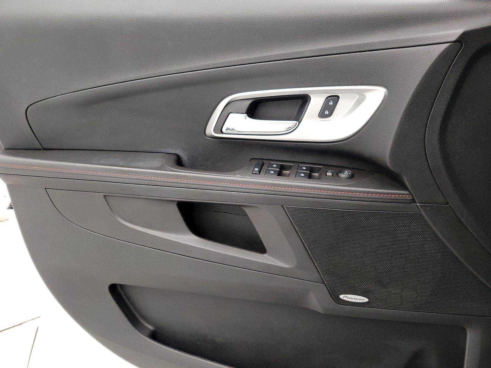 Thumbnail: 2015 Chevrolet Equinox - 12