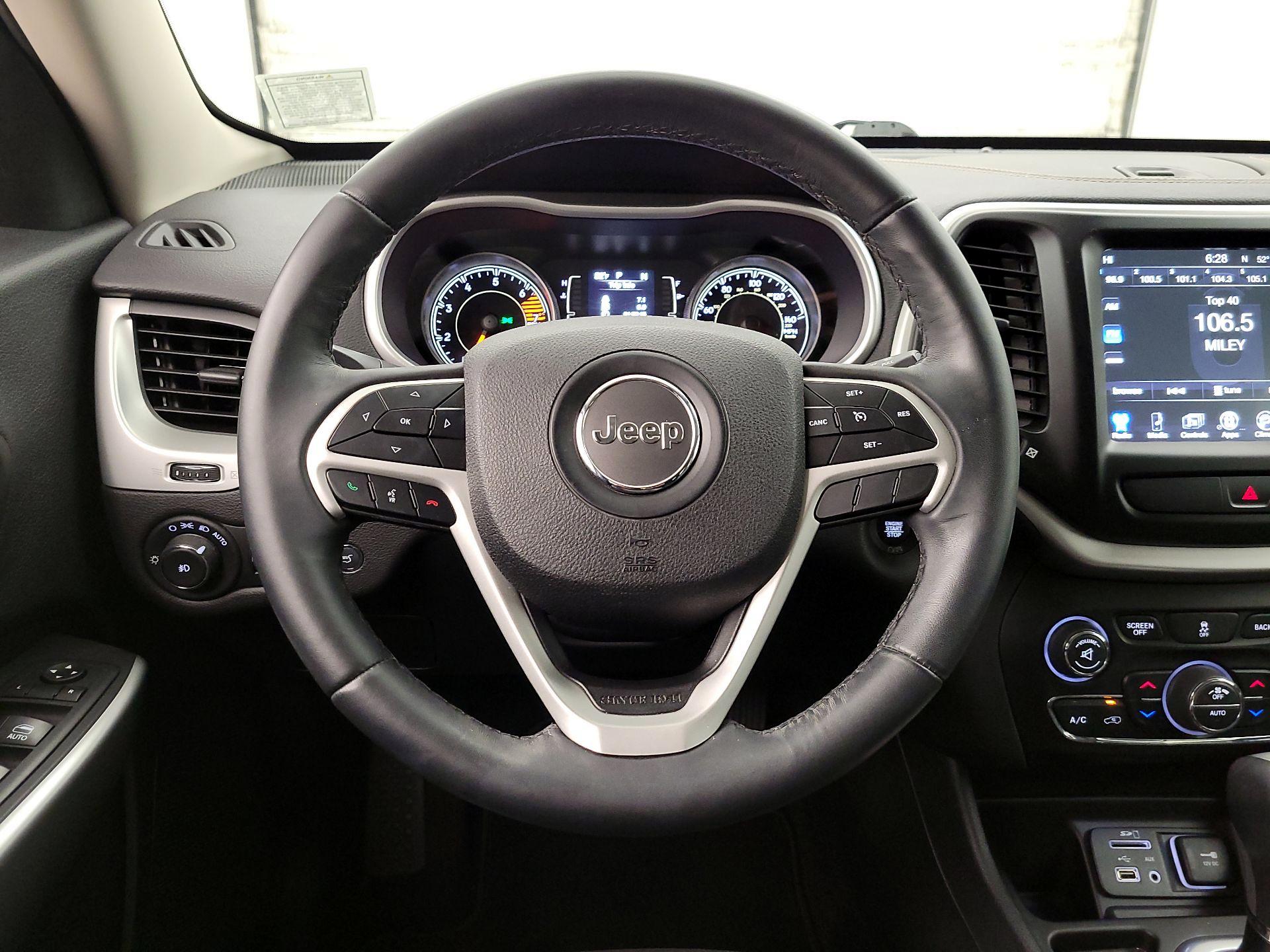 Thumbnail: 2018 Jeep Cherokee - 10