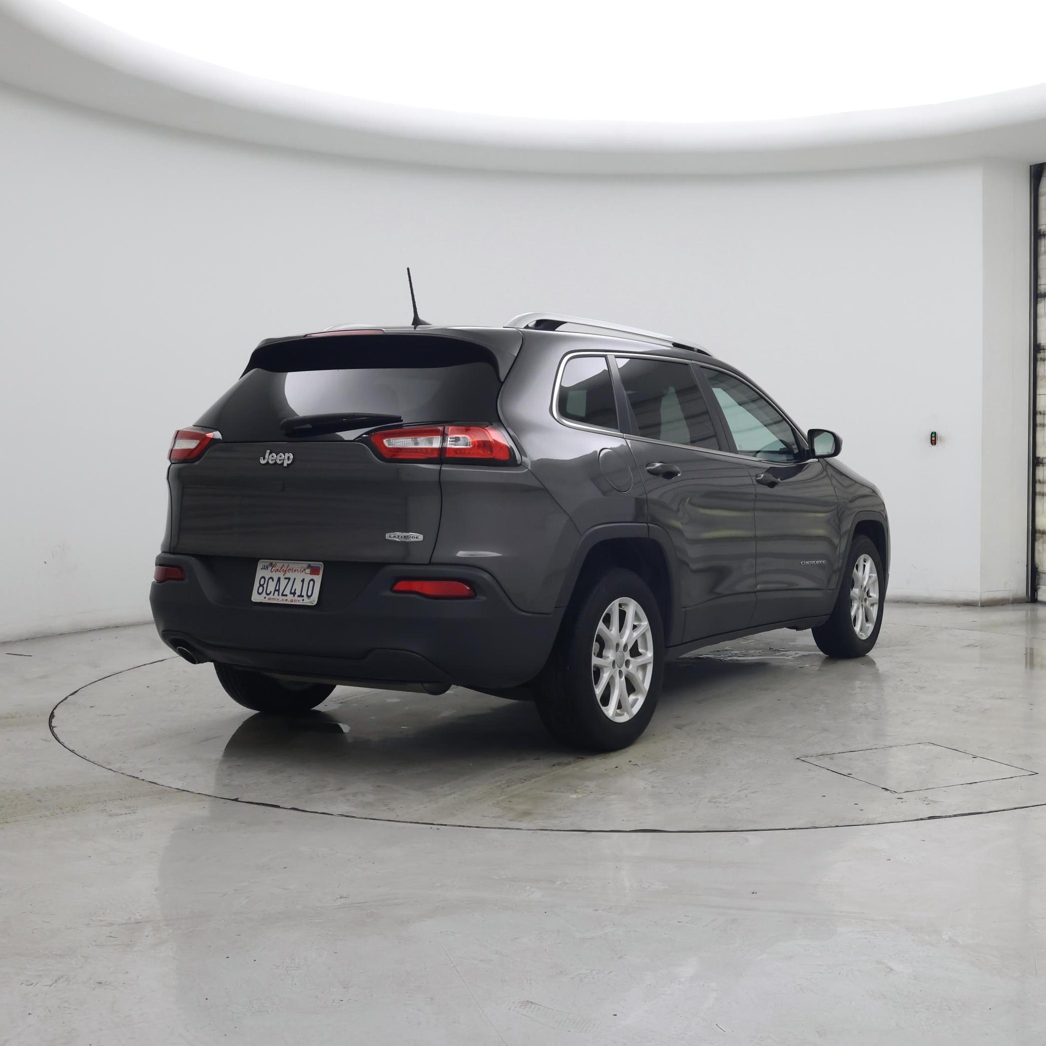 Thumbnail: 2018 Jeep Cherokee - 8