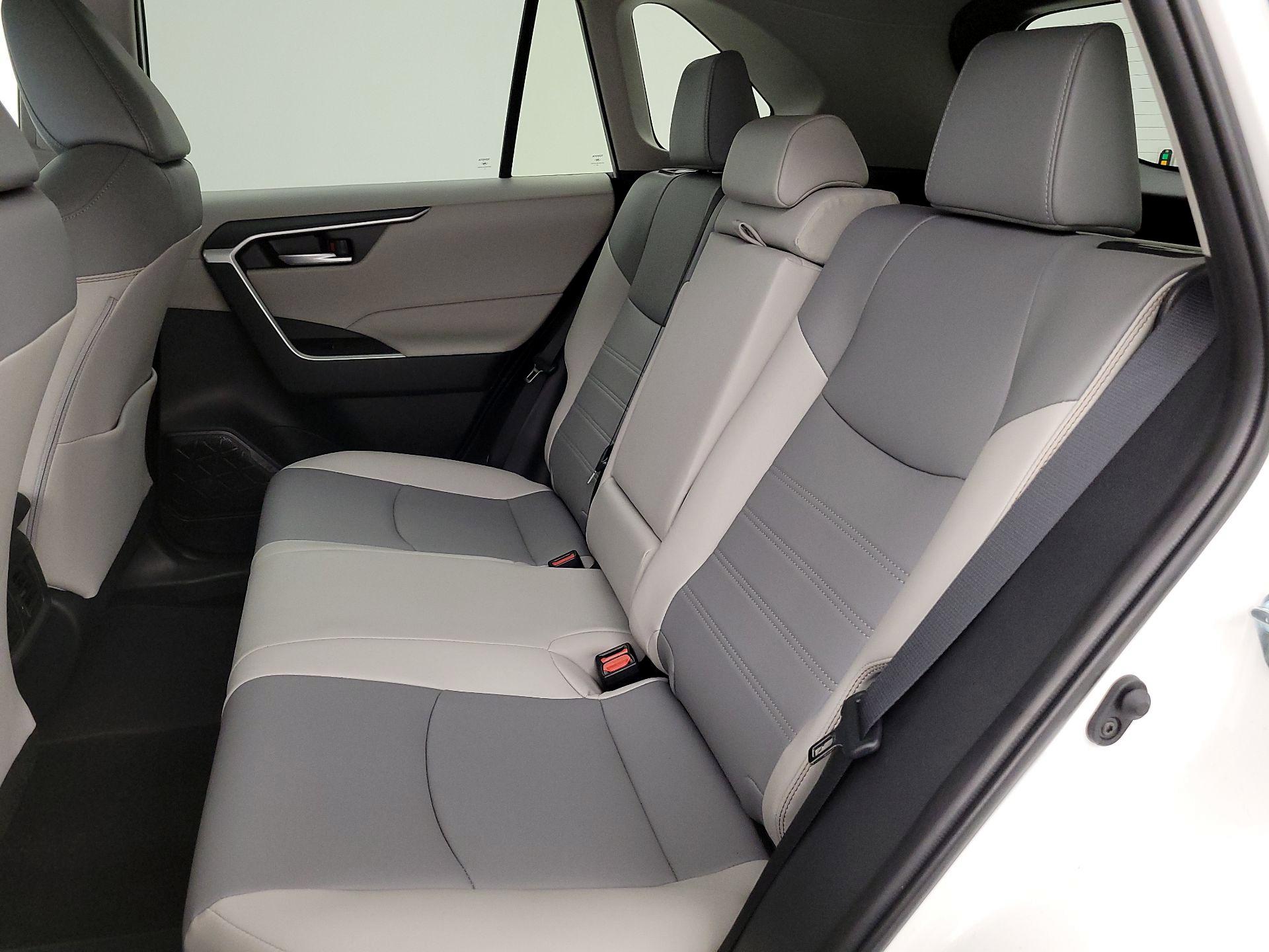 Thumbnail: 2025 Toyota RAV4 - 17