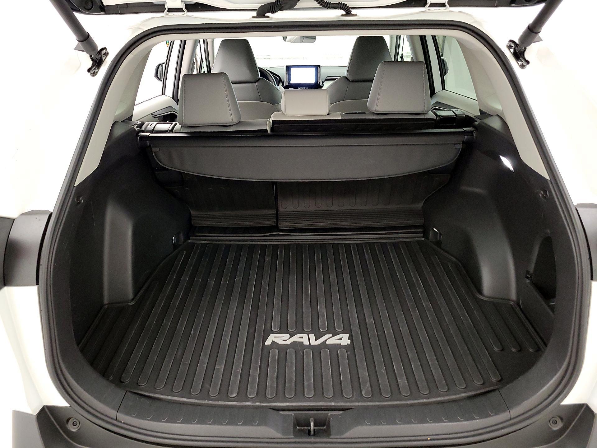 Thumbnail: 2025 Toyota RAV4 - 18