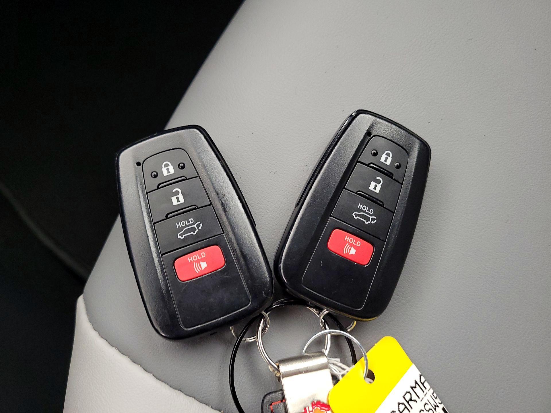 Thumbnail: 2025 Toyota RAV4 - 20