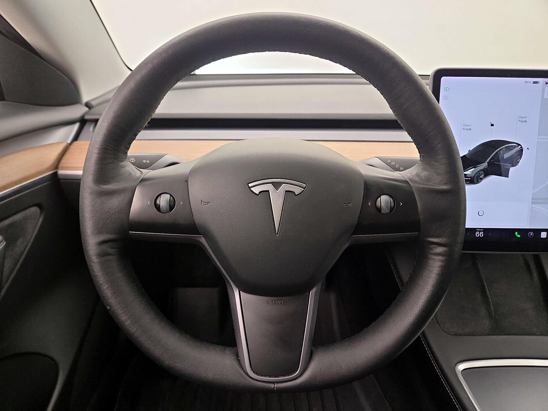 Thumbnail: 2021 Tesla Model 3 - 10