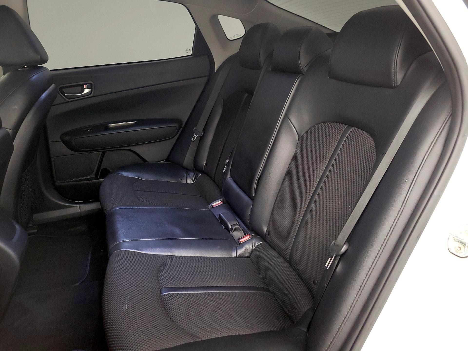 Thumbnail: 2019 Kia Optima - 17