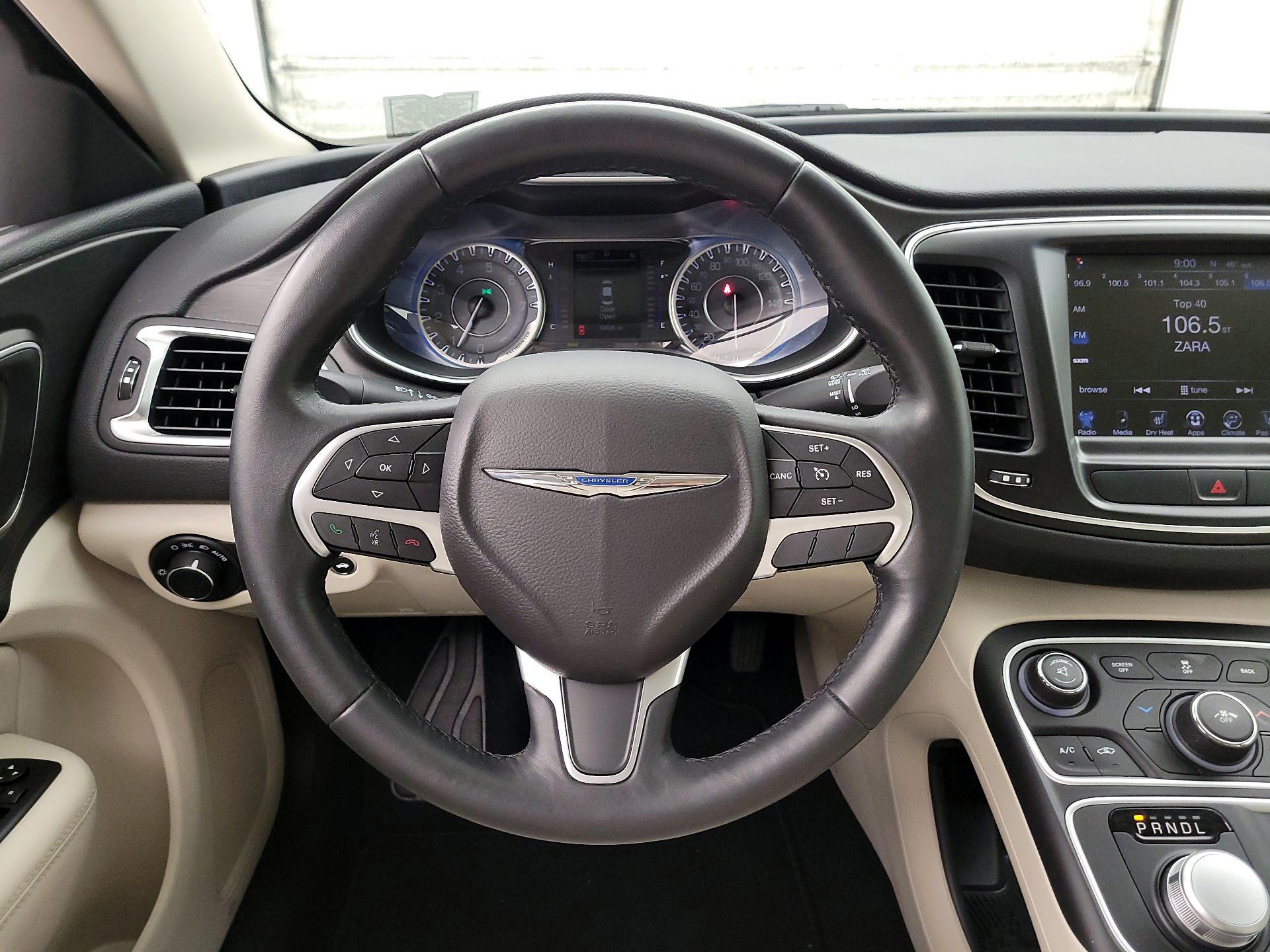 Thumbnail: 2016 Chrysler 200 - 10