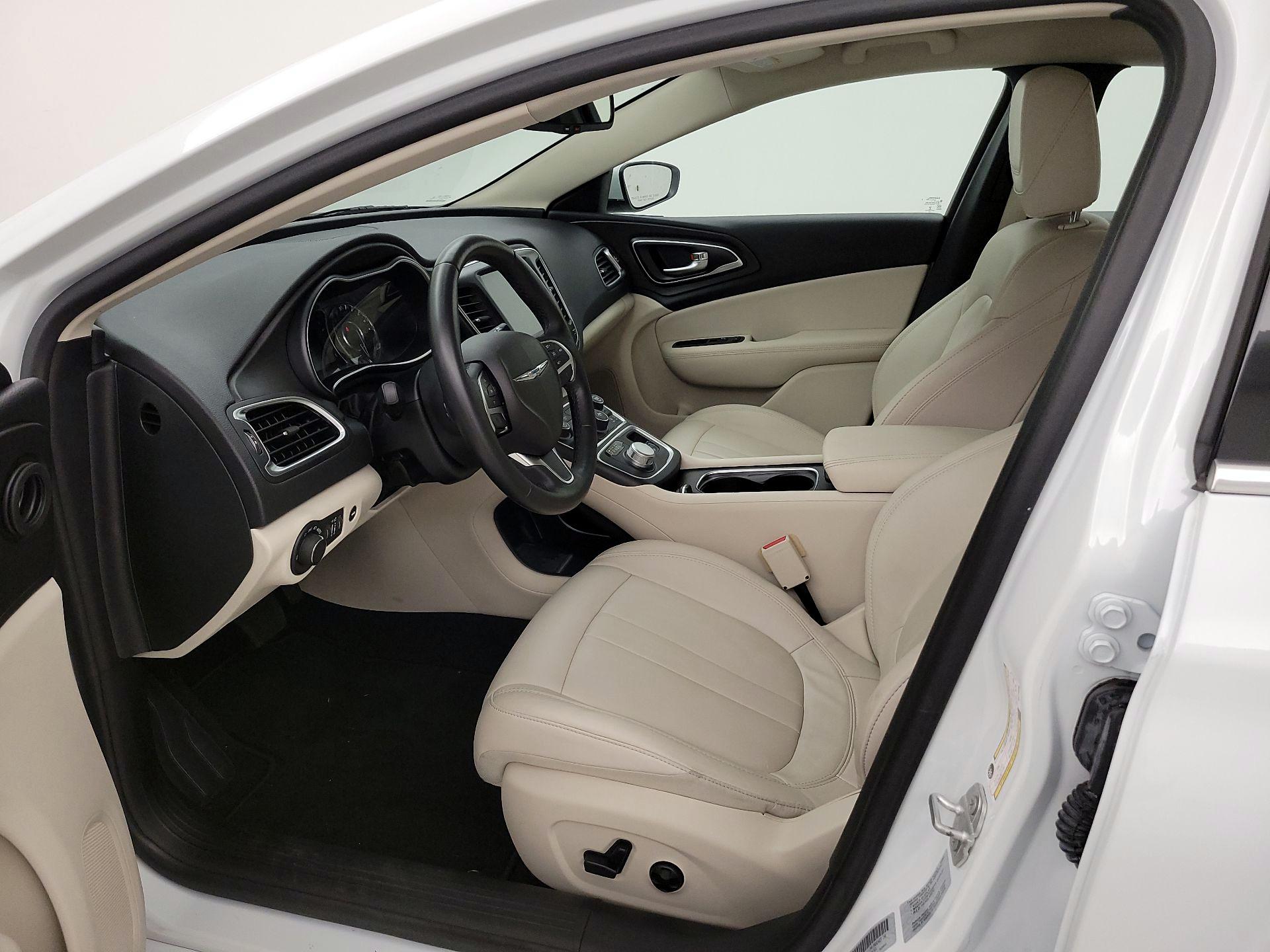 Thumbnail: 2016 Chrysler 200 - 11