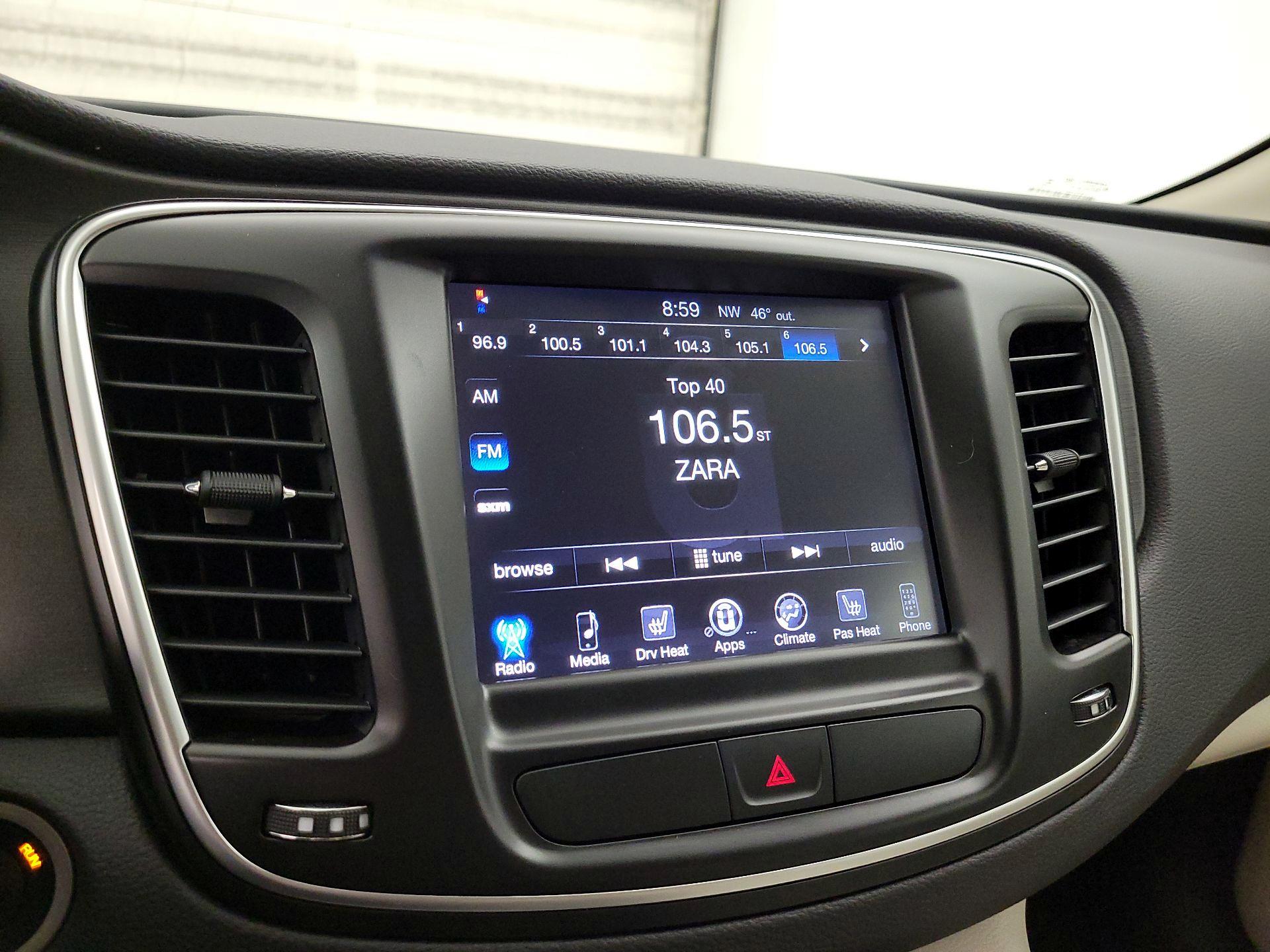 Thumbnail: 2016 Chrysler 200 - 15