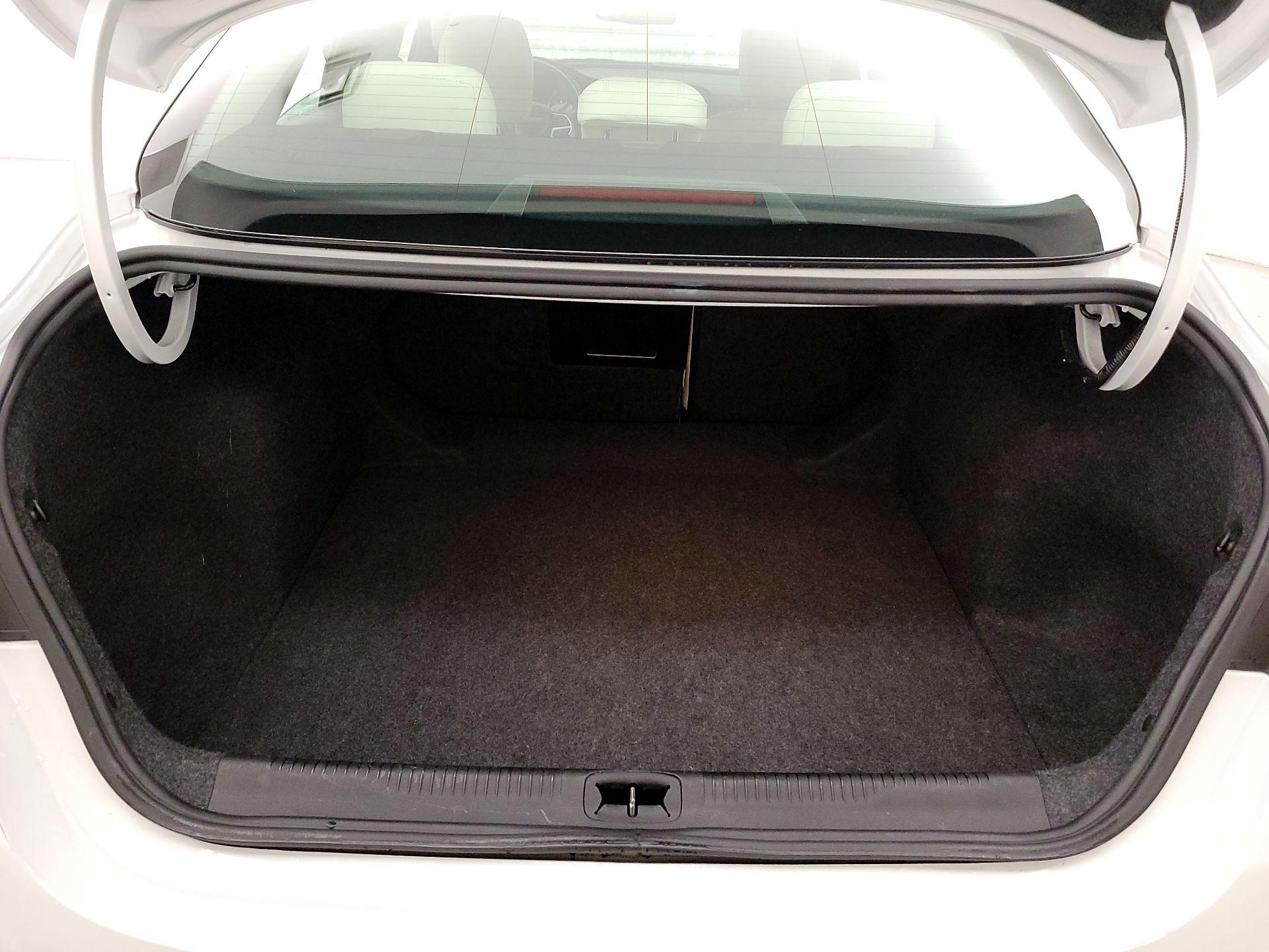 Thumbnail: 2016 Chrysler 200 - 19