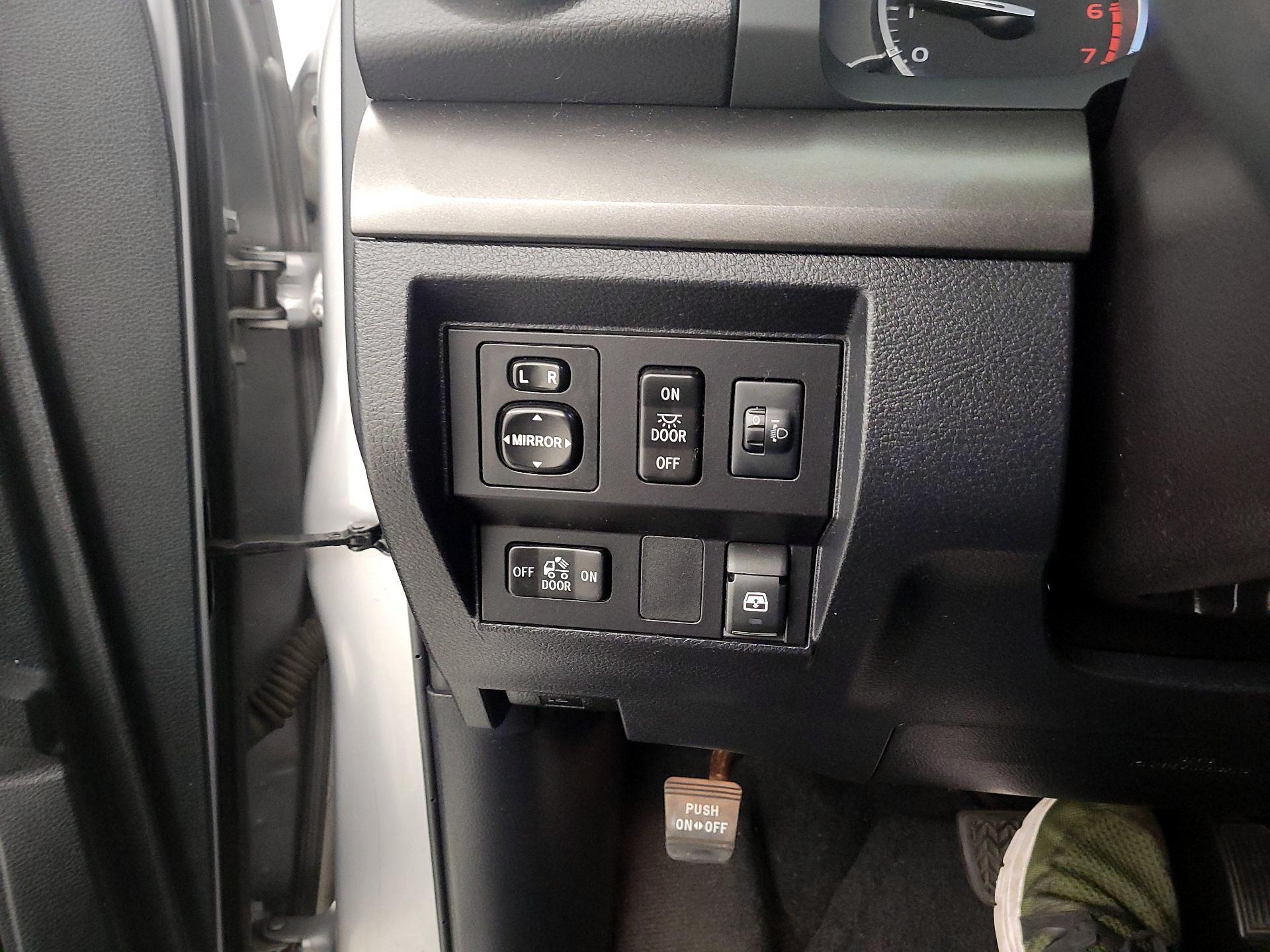 Thumbnail: 2016 Toyota Tundra - 13