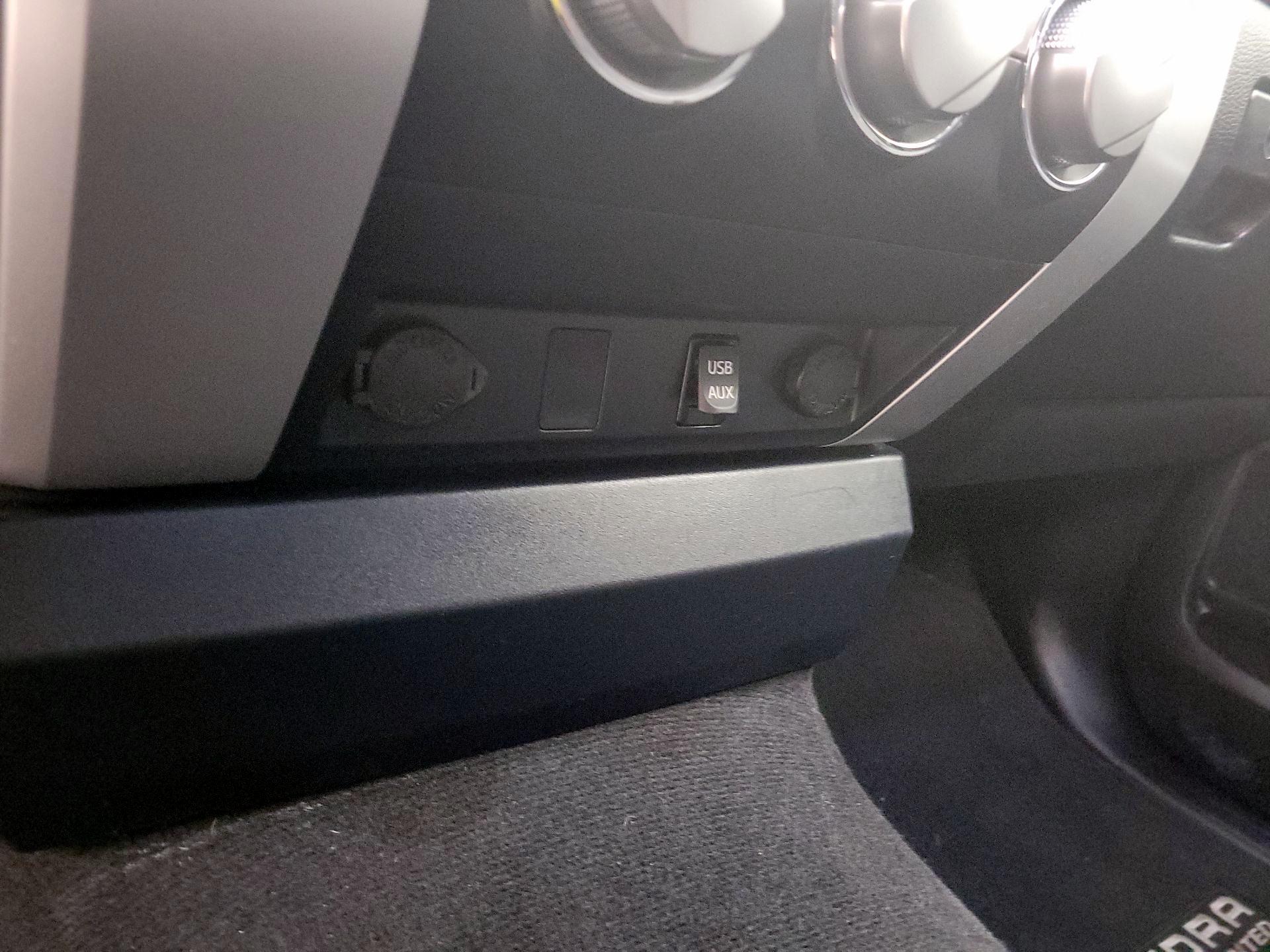 Thumbnail: 2016 Toyota Tundra - 18