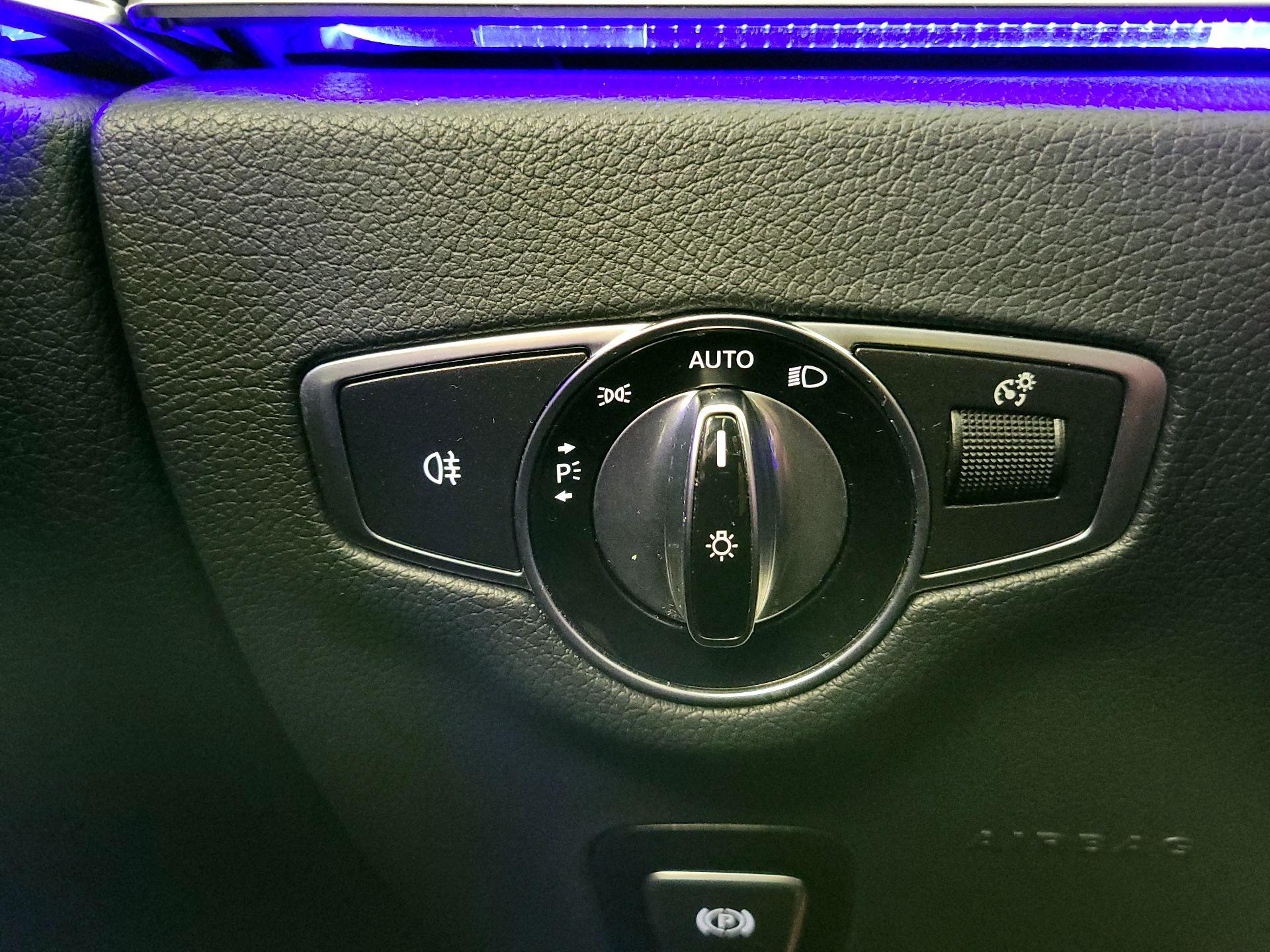 Thumbnail: 2020 Mercedes-Benz E-Class - 13