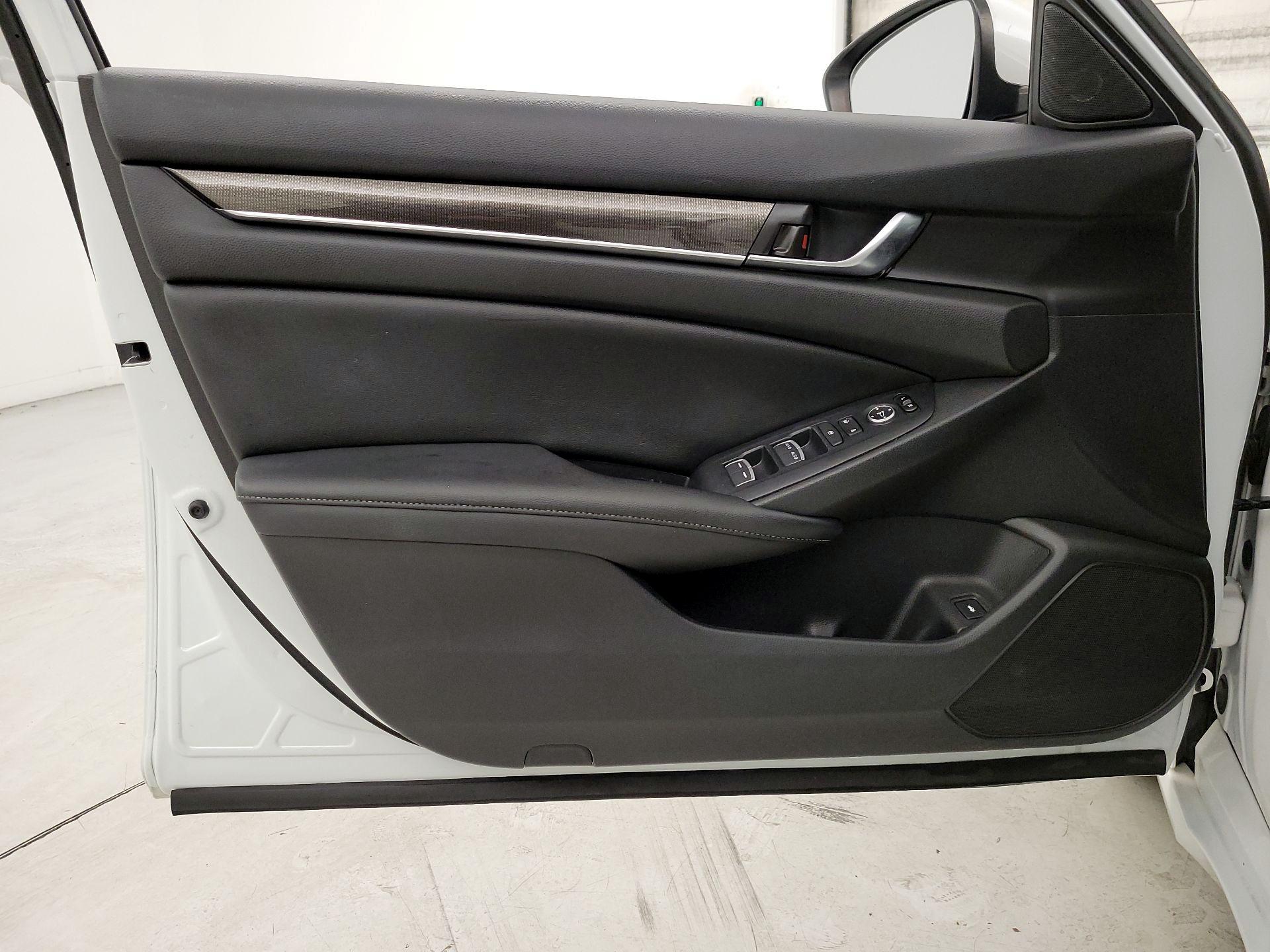 Thumbnail: 2019 Honda Accord - 12